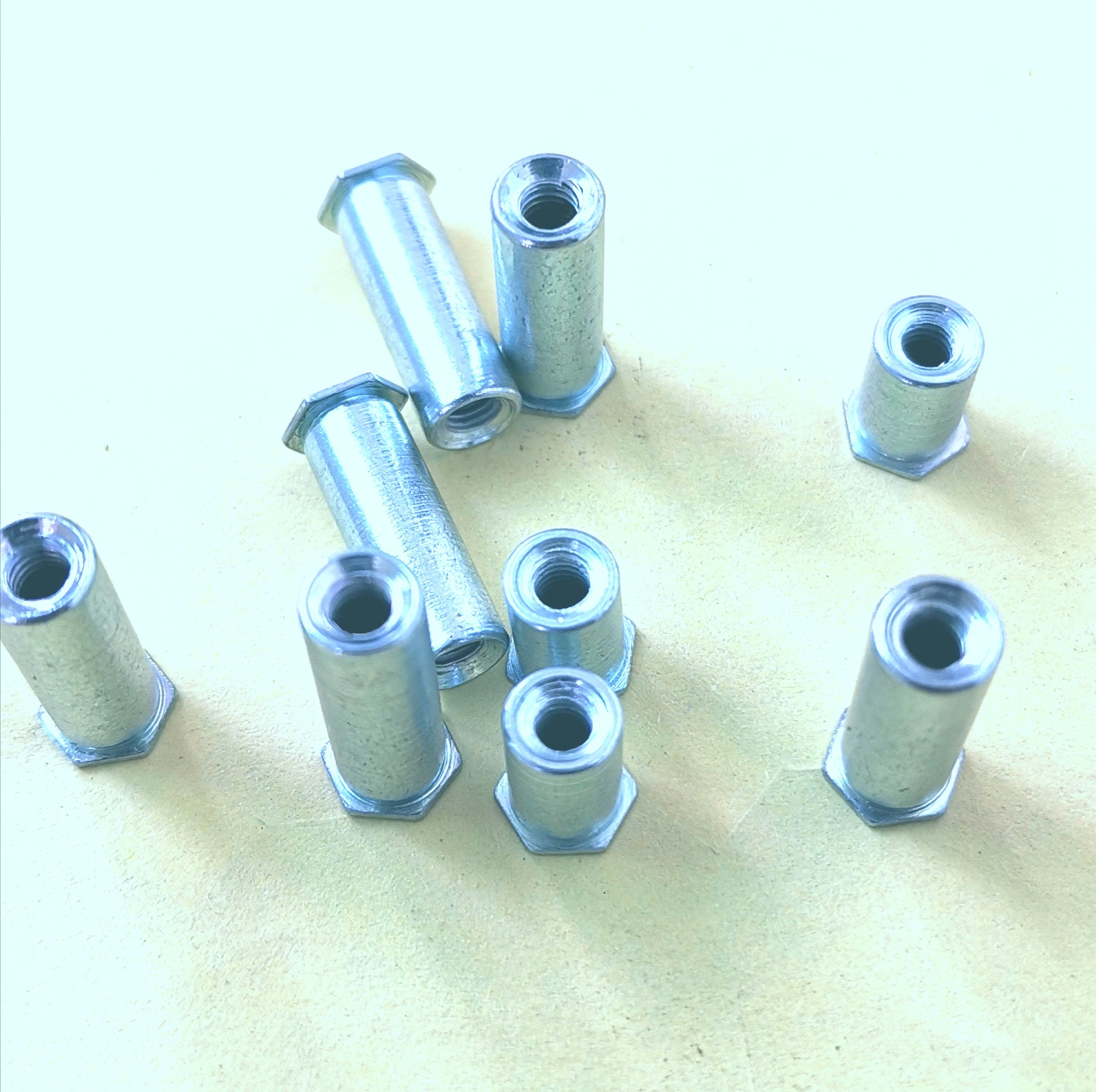 镀锌压铆螺母柱bso35m3系列