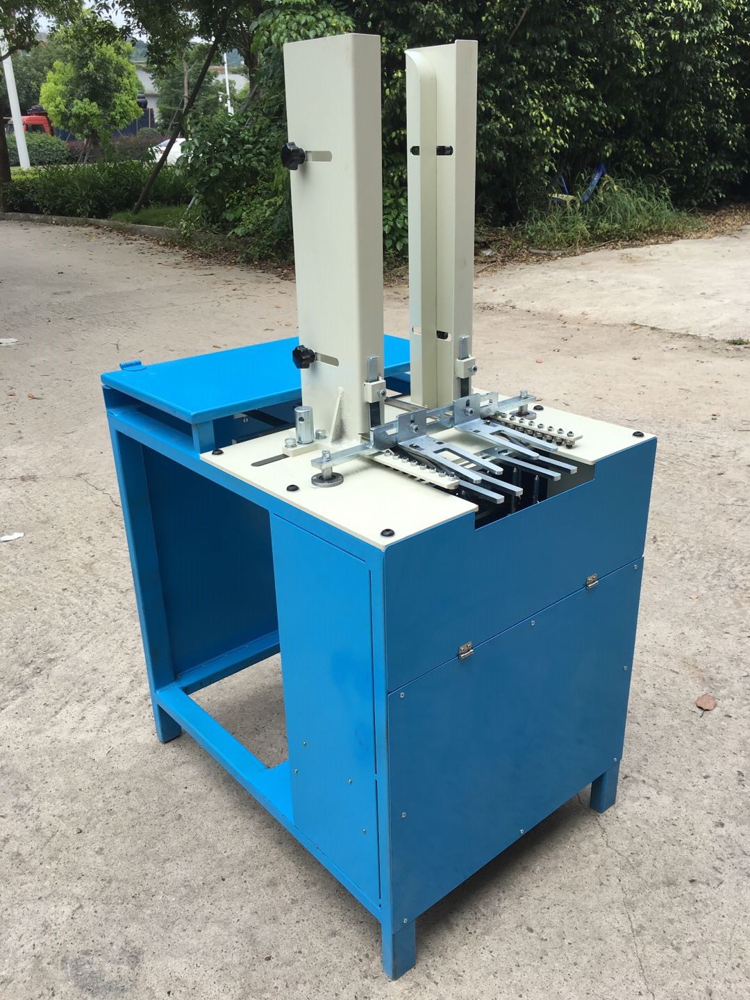 厂家直销凉拖拖鞋人字拖一字拖拉带机装带机可用于3孔5孔