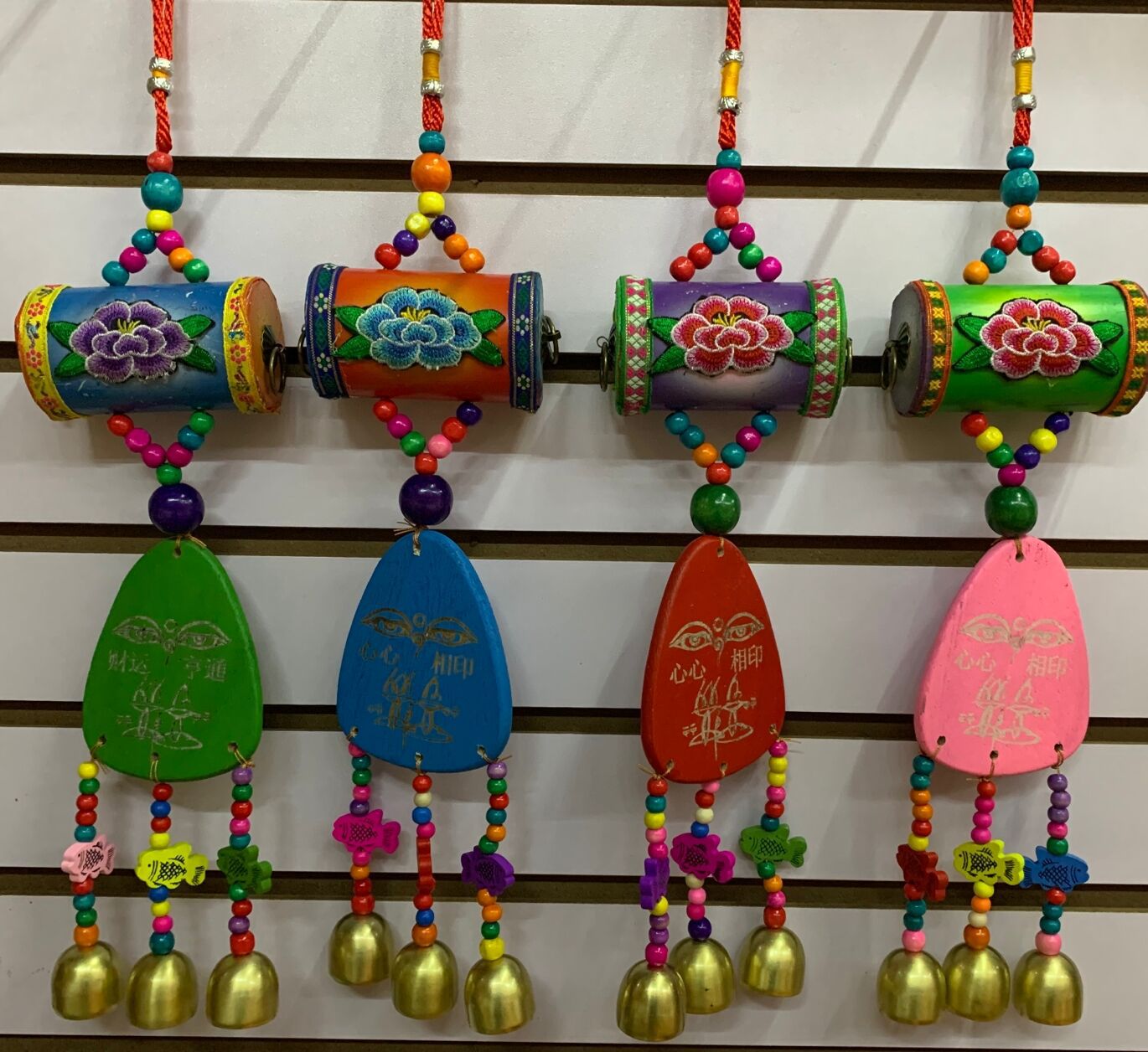 云南民族特色旅游工艺品东巴风铃挂件 小鼓风铃片三铃-阿里巴巴