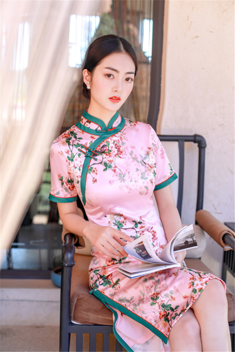 sky 21067 宽边红梅 中长大码款旗袍