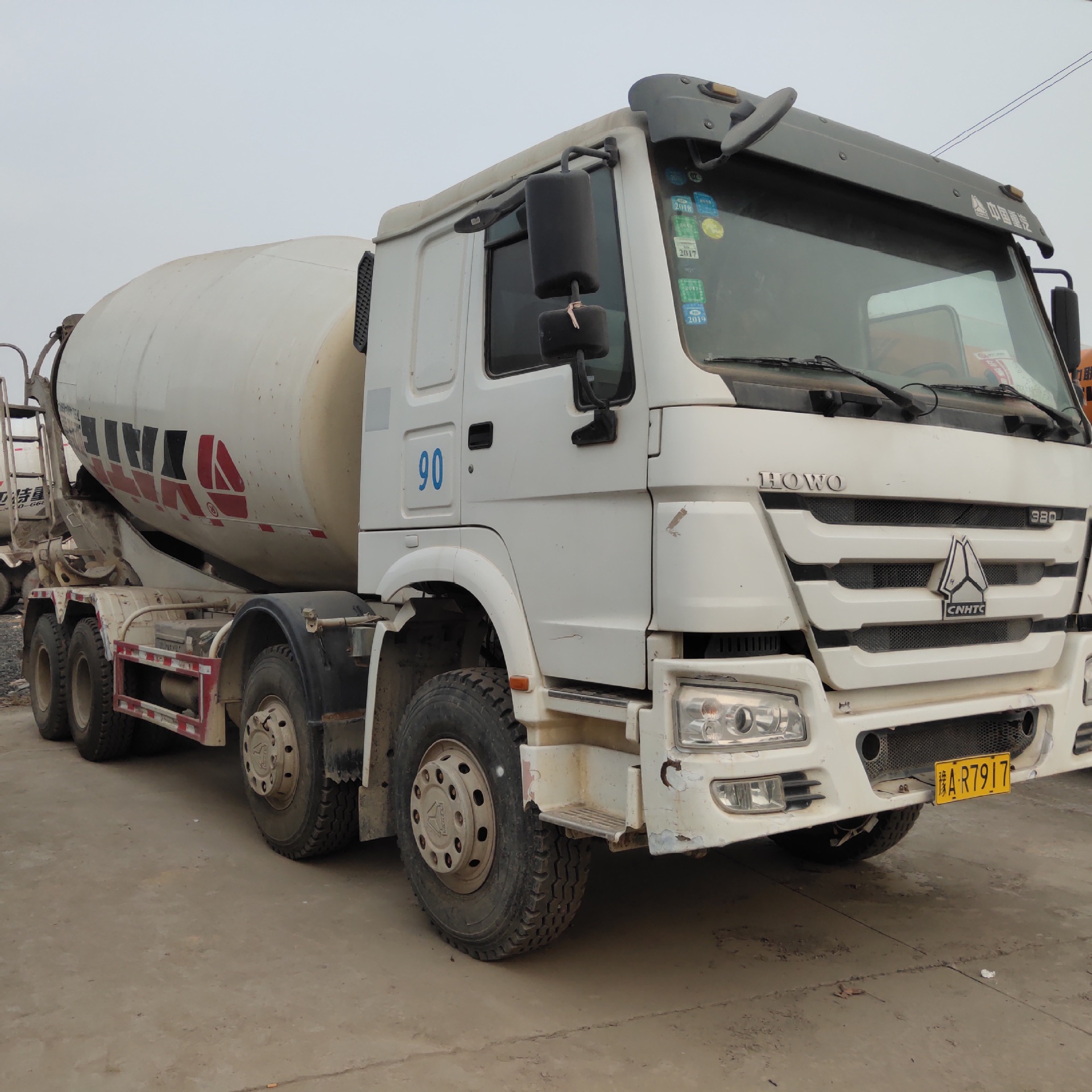 江苏二手豪沃水泥搅拌车 混凝土搅拌运输罐 二手混泥土商混罐车