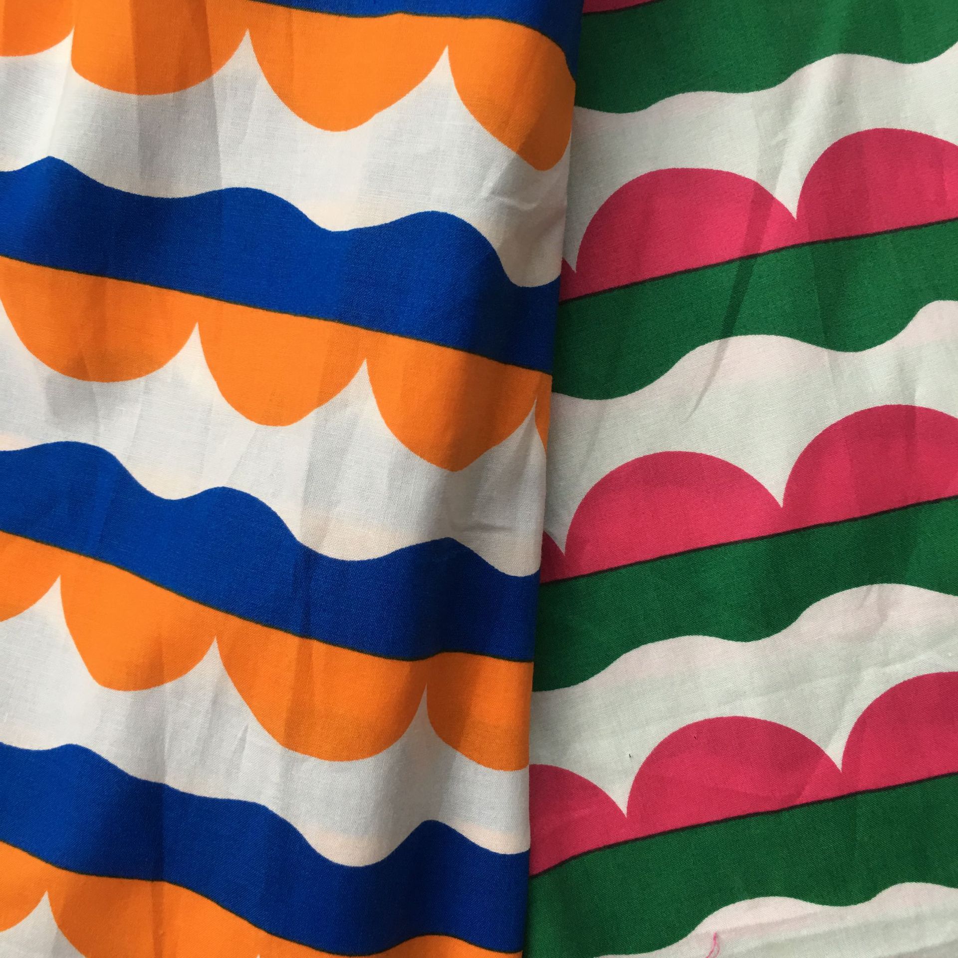 纯棉印花波浪布巴黎风 活性印花加工时尚连衣裙衬衫面料厂家直销