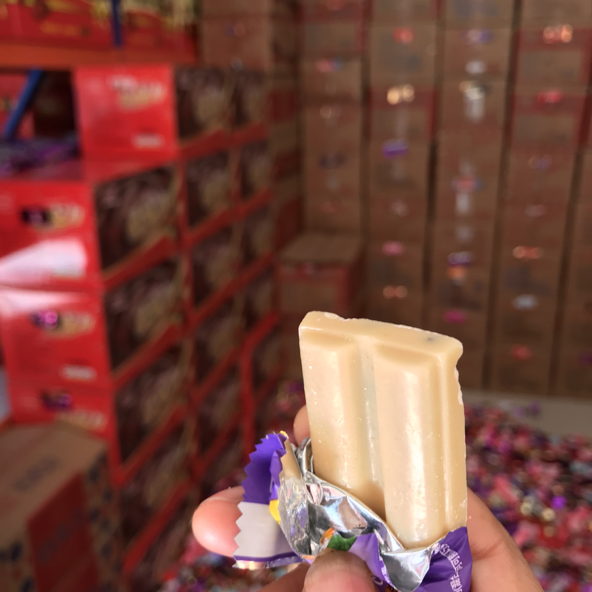 今生缘巧克力批发 地摊斤称散装世缘巧克力糖果喜庆年货零食脆糖