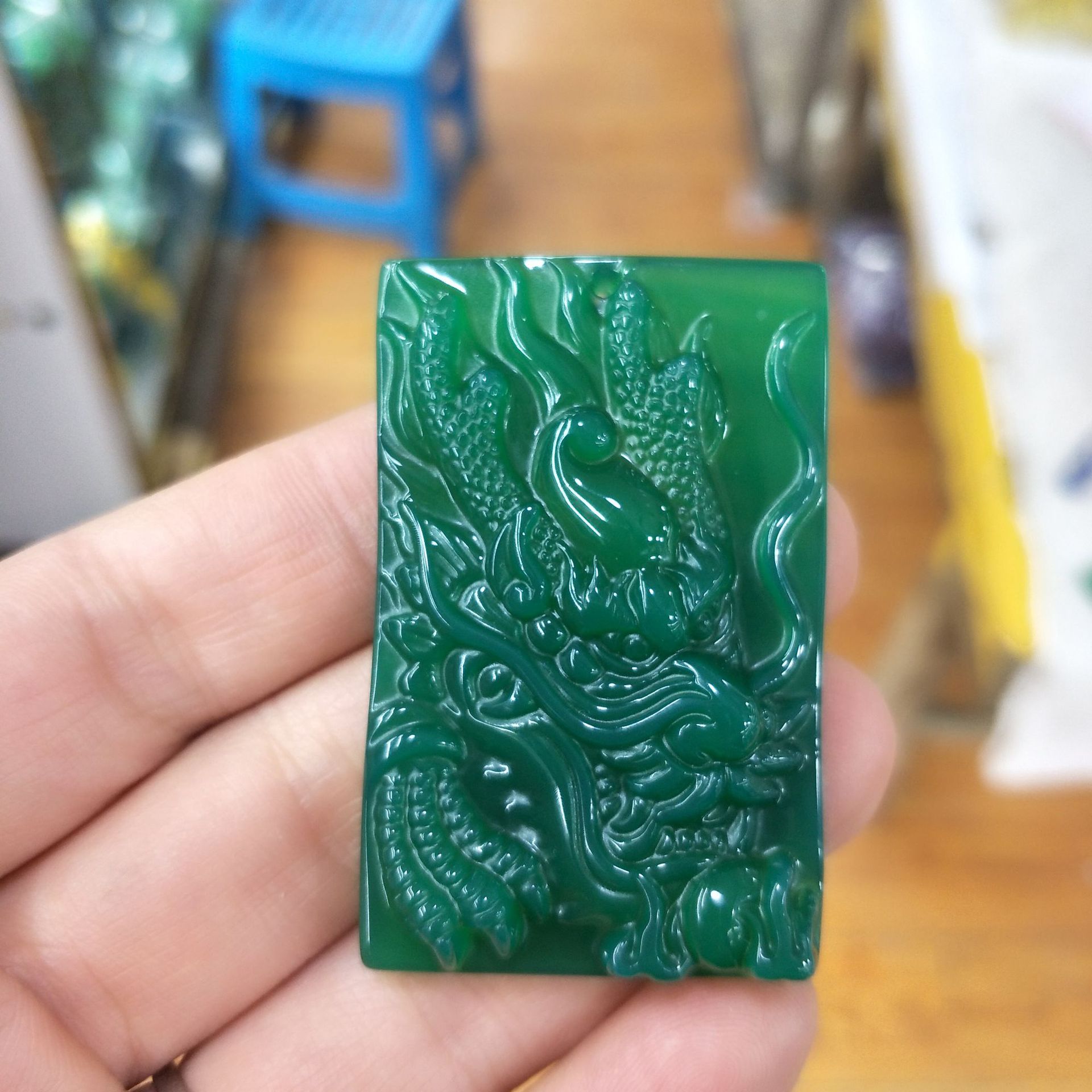 玉器直销天然绿玛瑙玉牌 精工雕刻绿玉髓龙牌子 男款龙头牌子挂坠