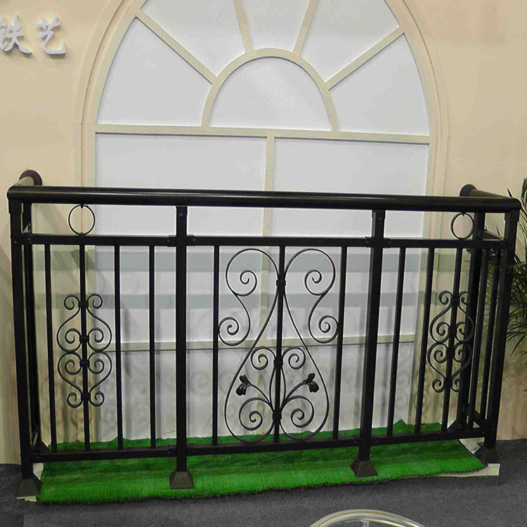 厂家直供小区阳台护栏现代简约别墅露天阳台防护栏铁艺栏杆护栏