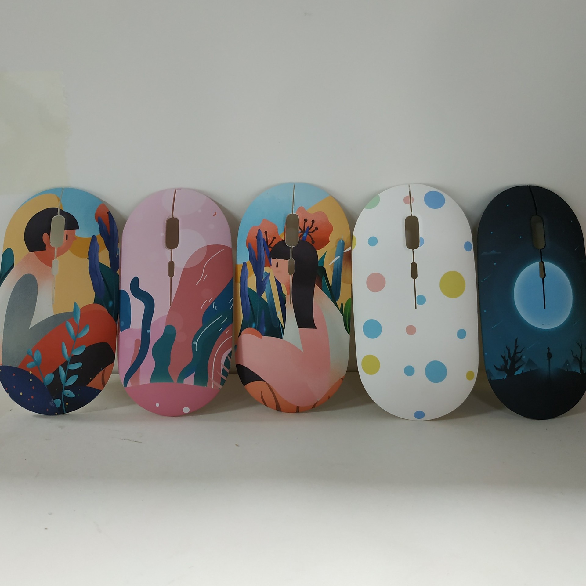 厂家定制各种鼠标水转印卡通鼠标水贴加工无线鼠标印刷喷涂