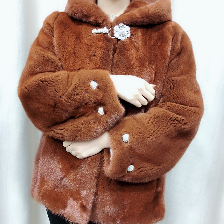 2019新貂皮大衣女短款焦糖色整貂天鹅绒级别带帽时尚洋气皮草