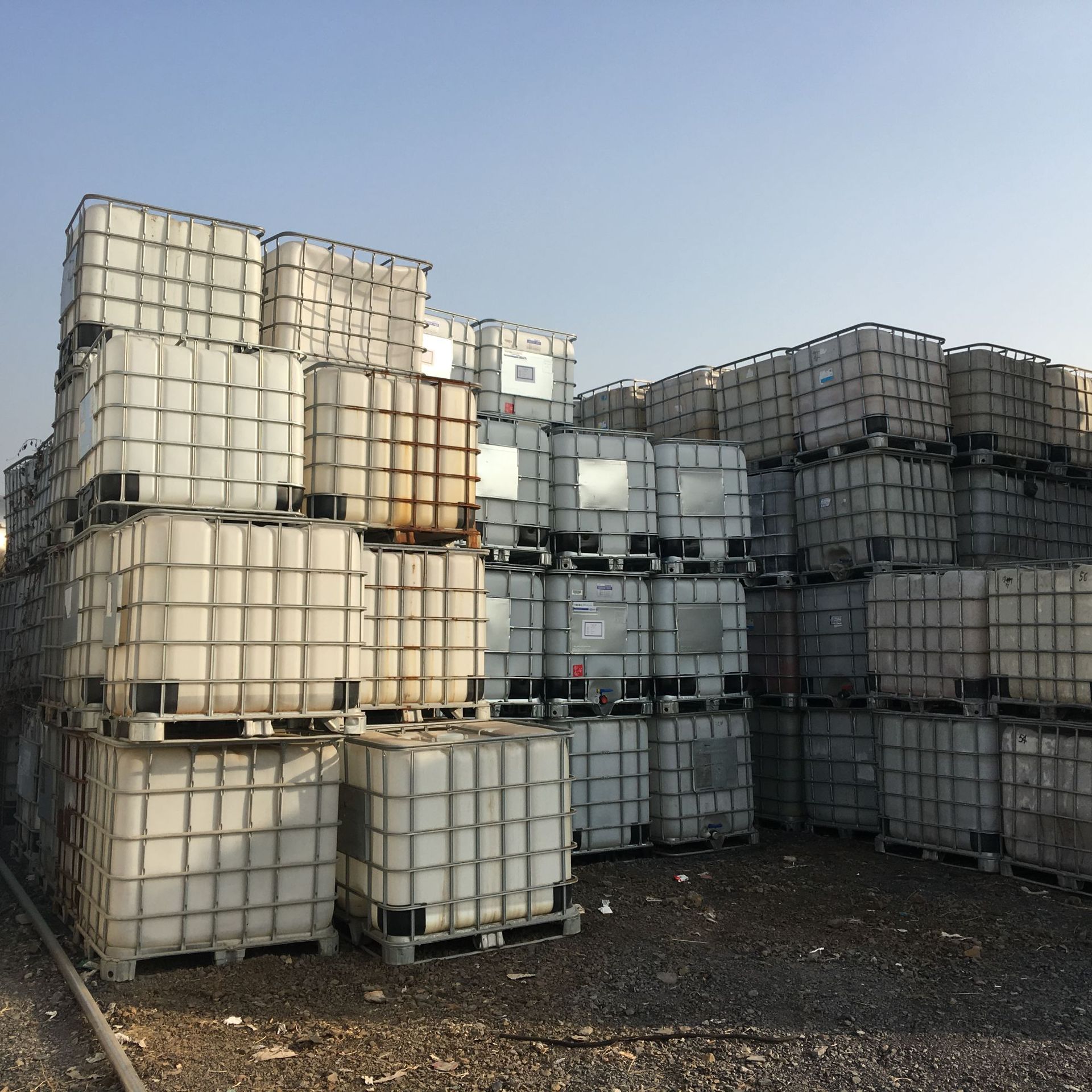 1000l化工吨桶多种规格带铁架方桶批发食品白色方桶 周转桶