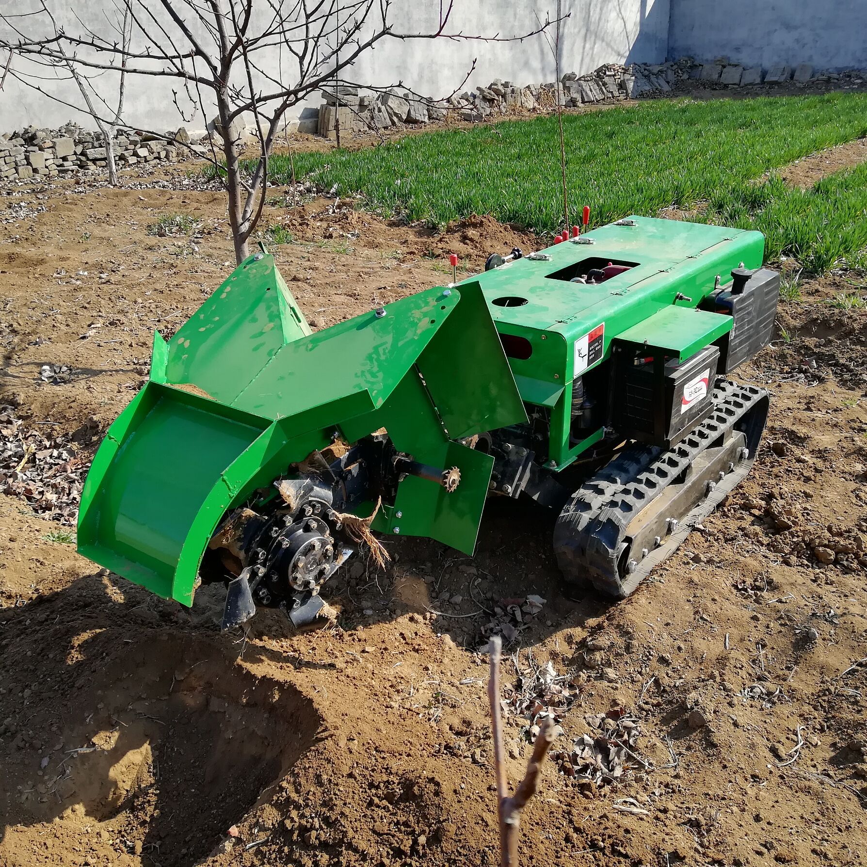 果树管理施肥开沟机