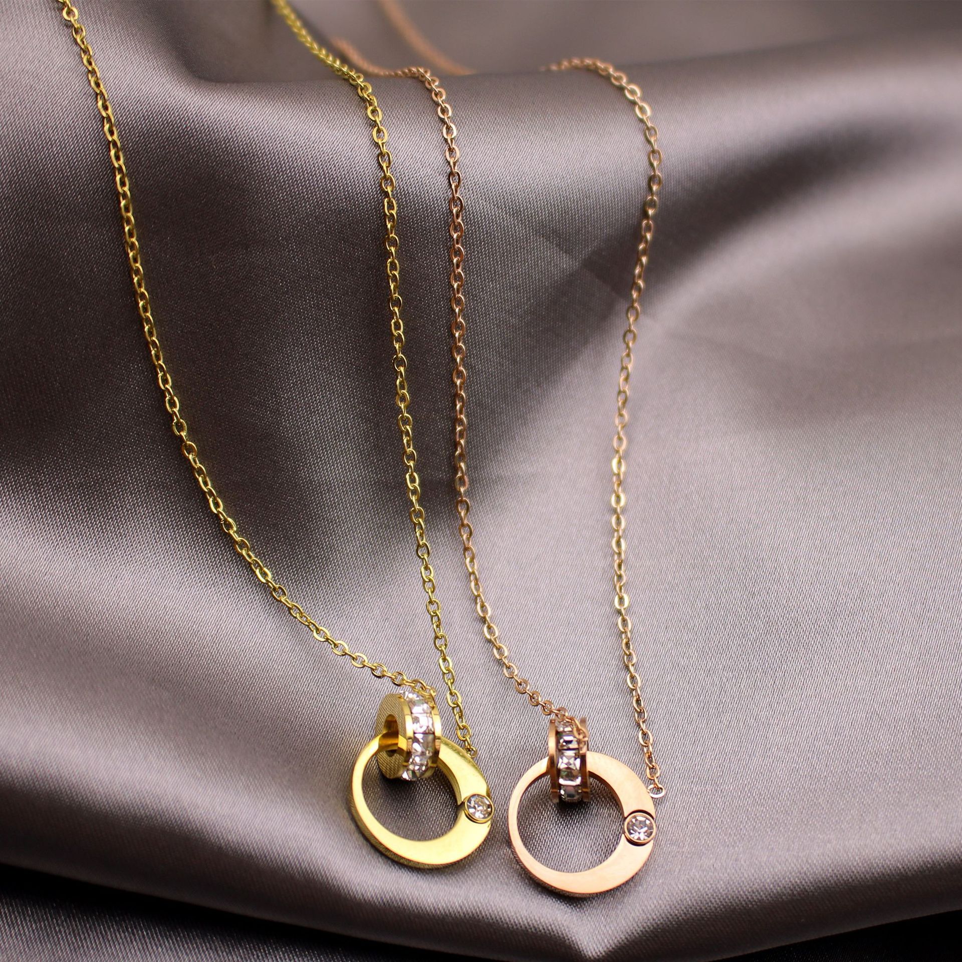 韩版单钻双环相扣双圈项链 网红快流行手不褪色钛钢锁骨链批发