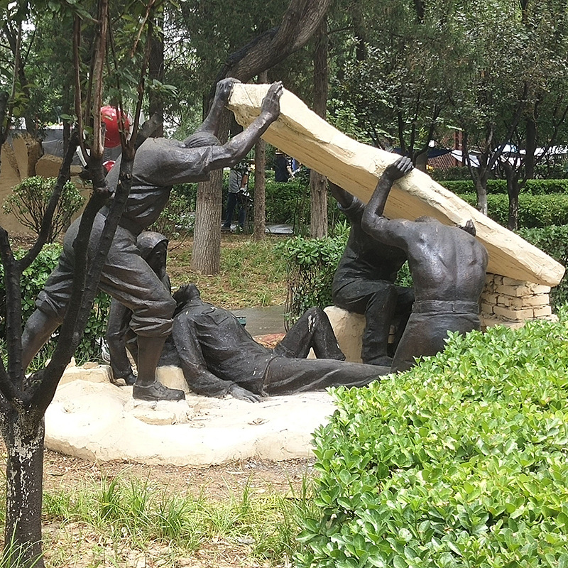 公园小品铸铜雕塑 抗灾避险宣传雕塑 地震救援救灾人物场景组雕