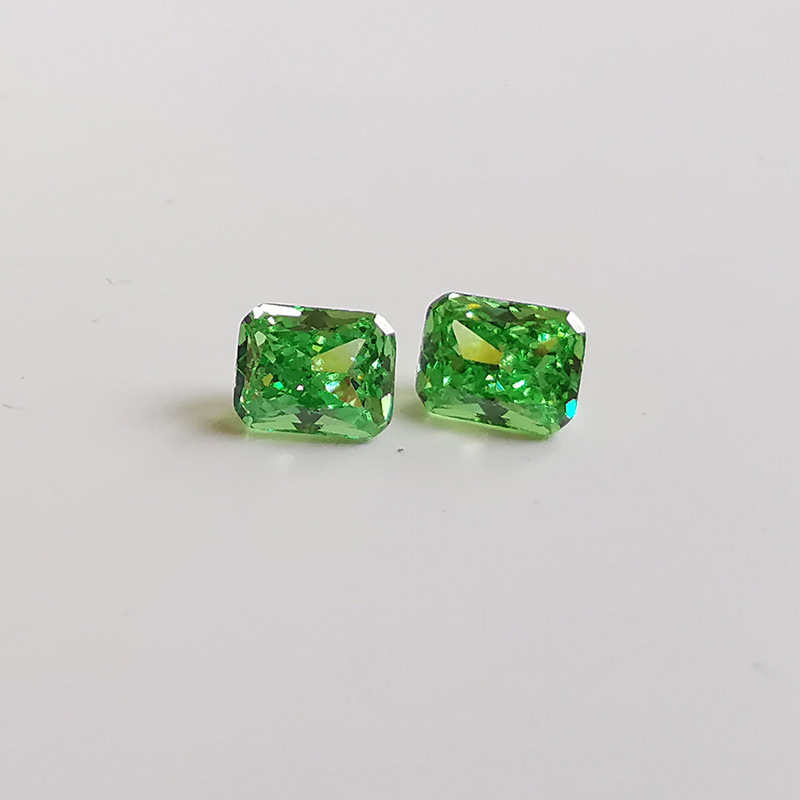 8a宝石批发沙弗莱绿色裸石长方倒角浅绿尖底钻祖母绿切工锆石