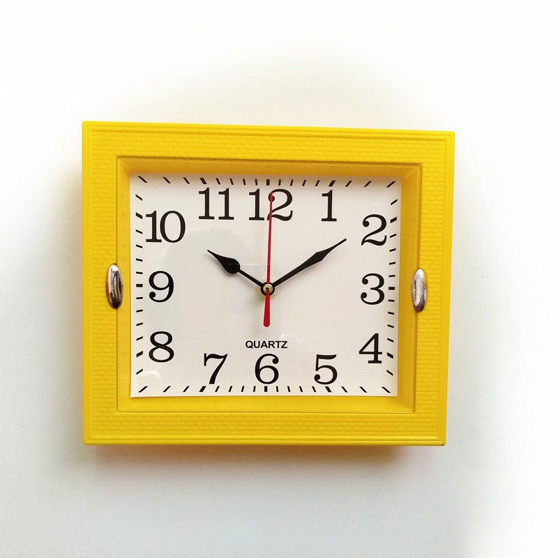 正方形挂钟5元店6元8元热卖石英钟