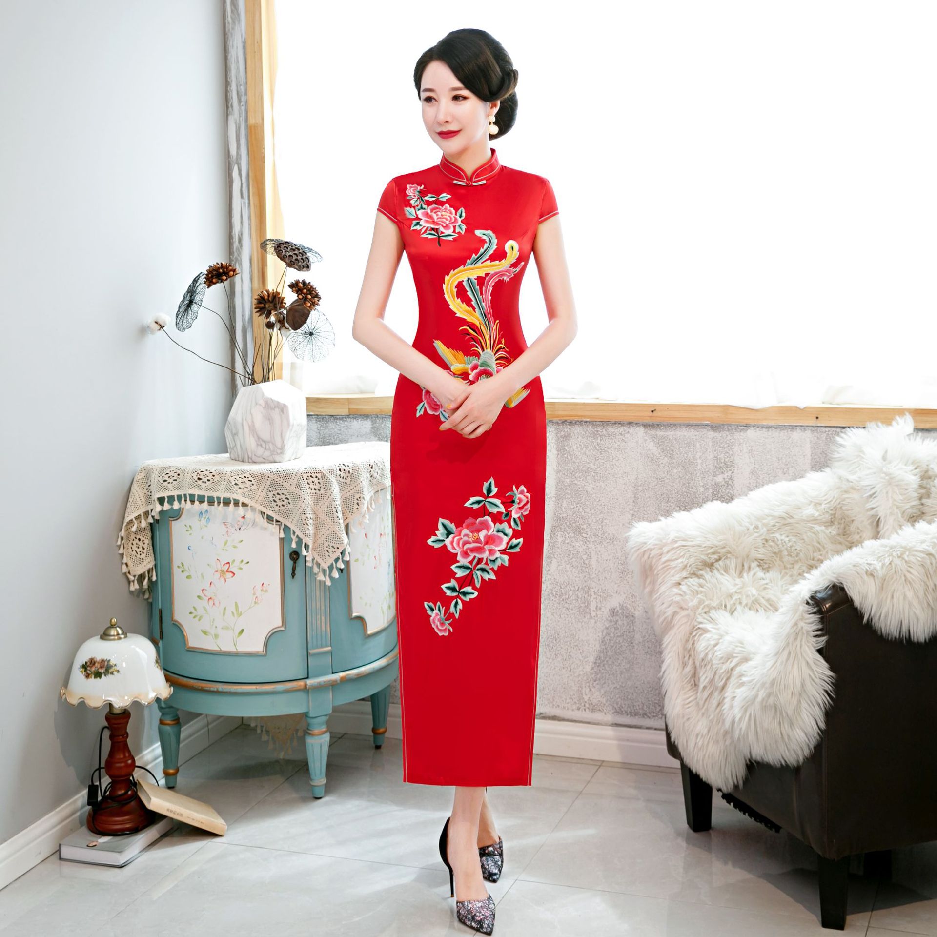 新款刺绣改良旗袍 长款走秀绣花旗袍 时尚女装经典旗袍连衣裙批发
