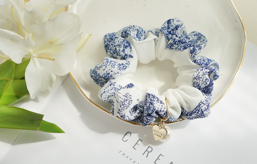 Korean New Blue and White Porcelain Chiffon Cloth Headdress Flower Hair Accessories Female Online Influencer Temperament Korean Style Pearl Large Intestine Hair Ring Wholesale