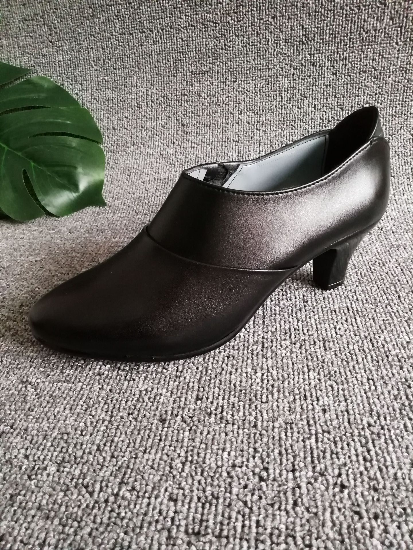 中高跟真皮女鞋