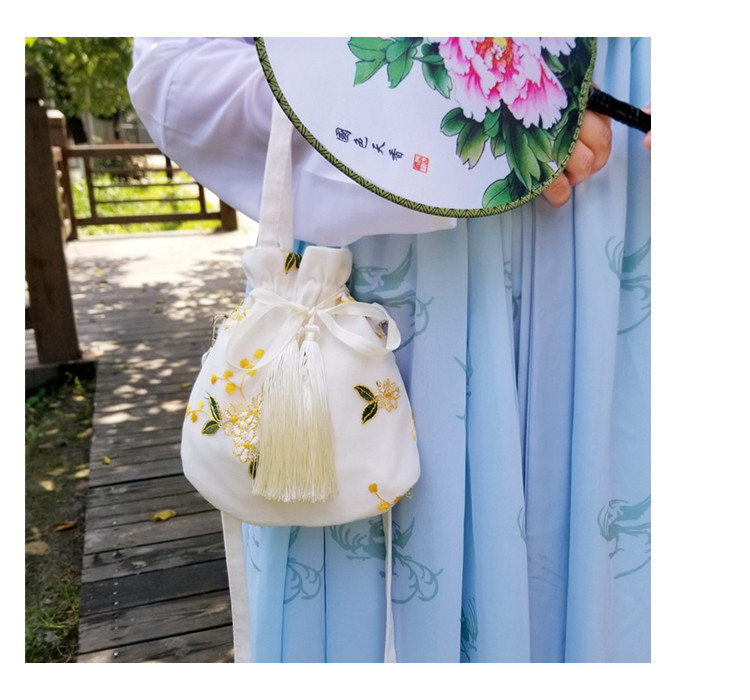 新款原创汉服包古风斜挎刺绣小包包配古装古代荷包手提包女小清新