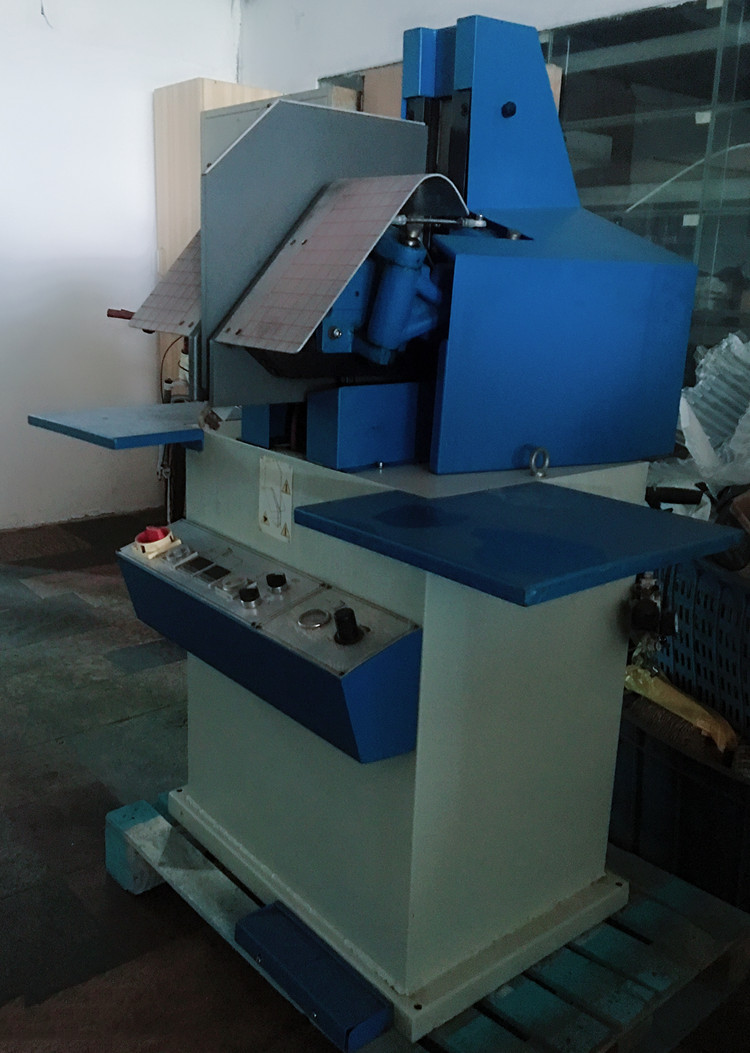 二手翻新鞋面弧度定型机东莞厚街鞋帮全自动油压靴面定型机