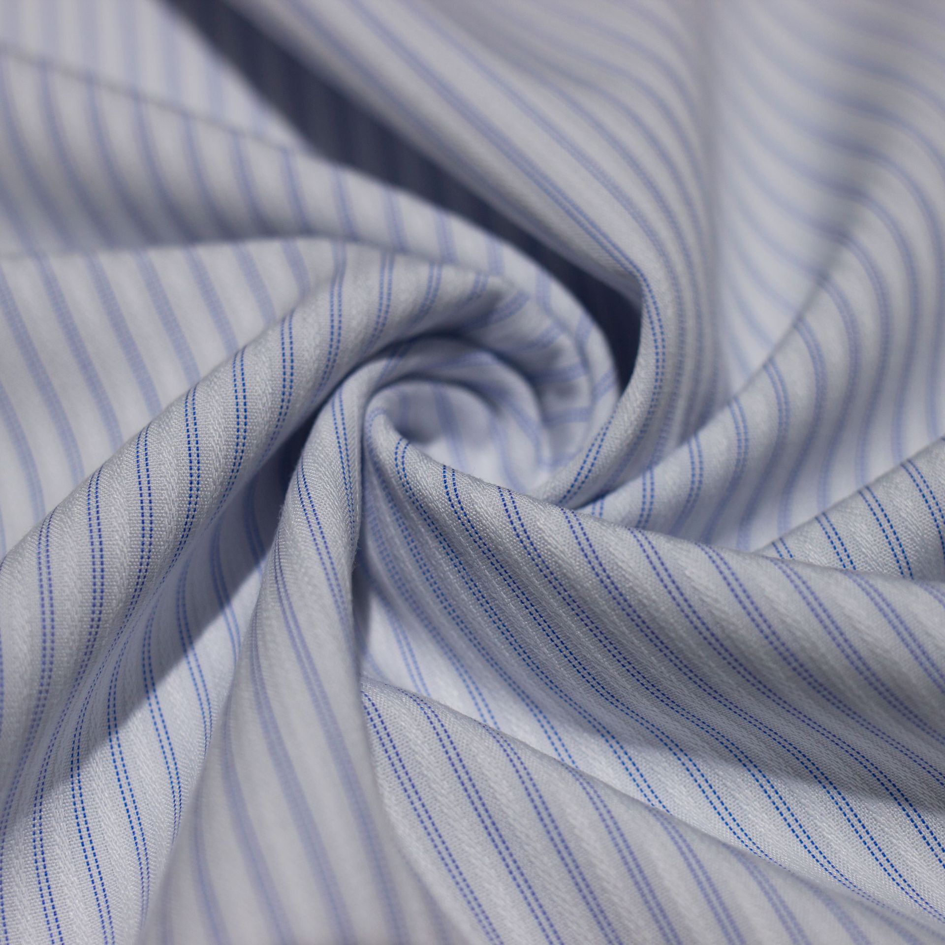 春夏款商务工装平纹提花条纹竹纤维衬衫面料50支细旦涤阳离子套色