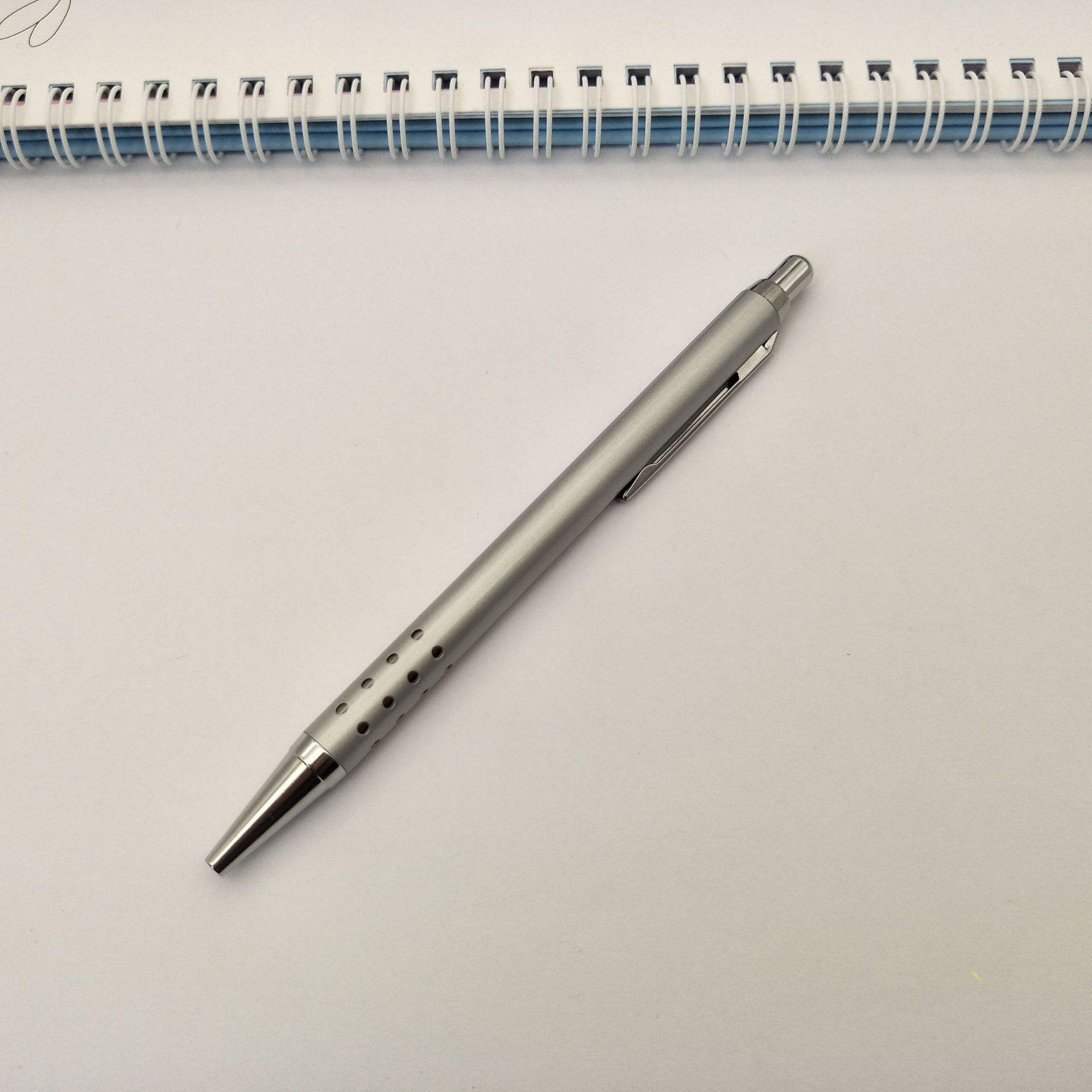 热销【激光logo】24孔金属笔按动金属圆珠笔细款金属原子笔