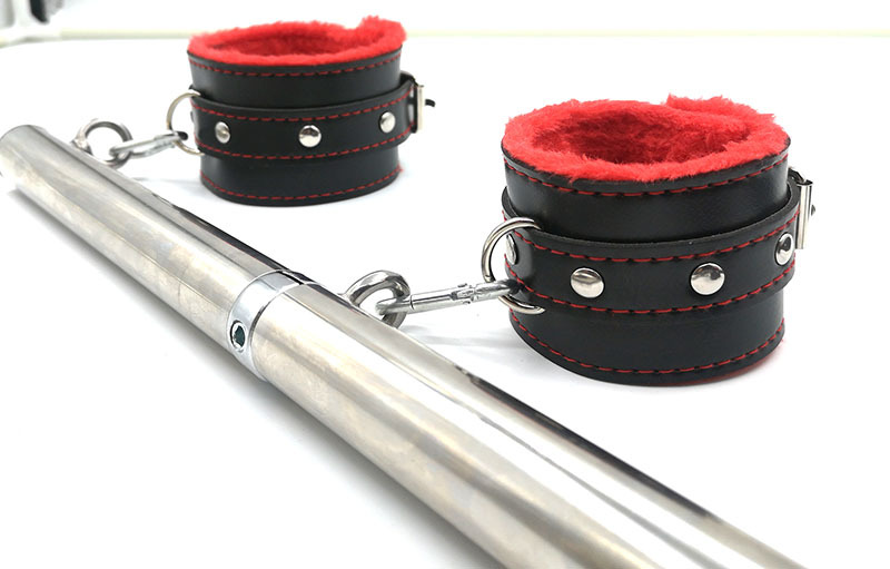 成人用品情趣手脚铐 新款可拆卸不锈钢固定器 皮革毛绒捆绑道具