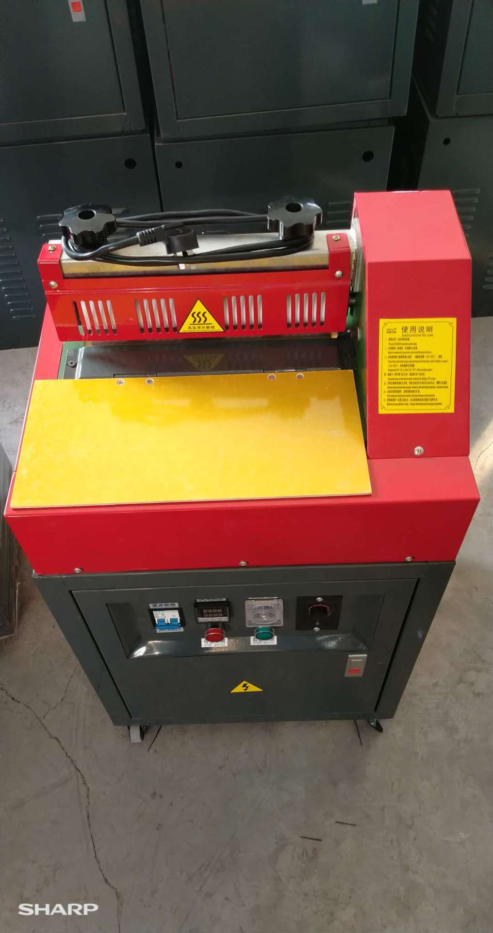 厂家供应小型热熔胶机 喷胶机单面台式鞋用过胶机背胶上胶机定制