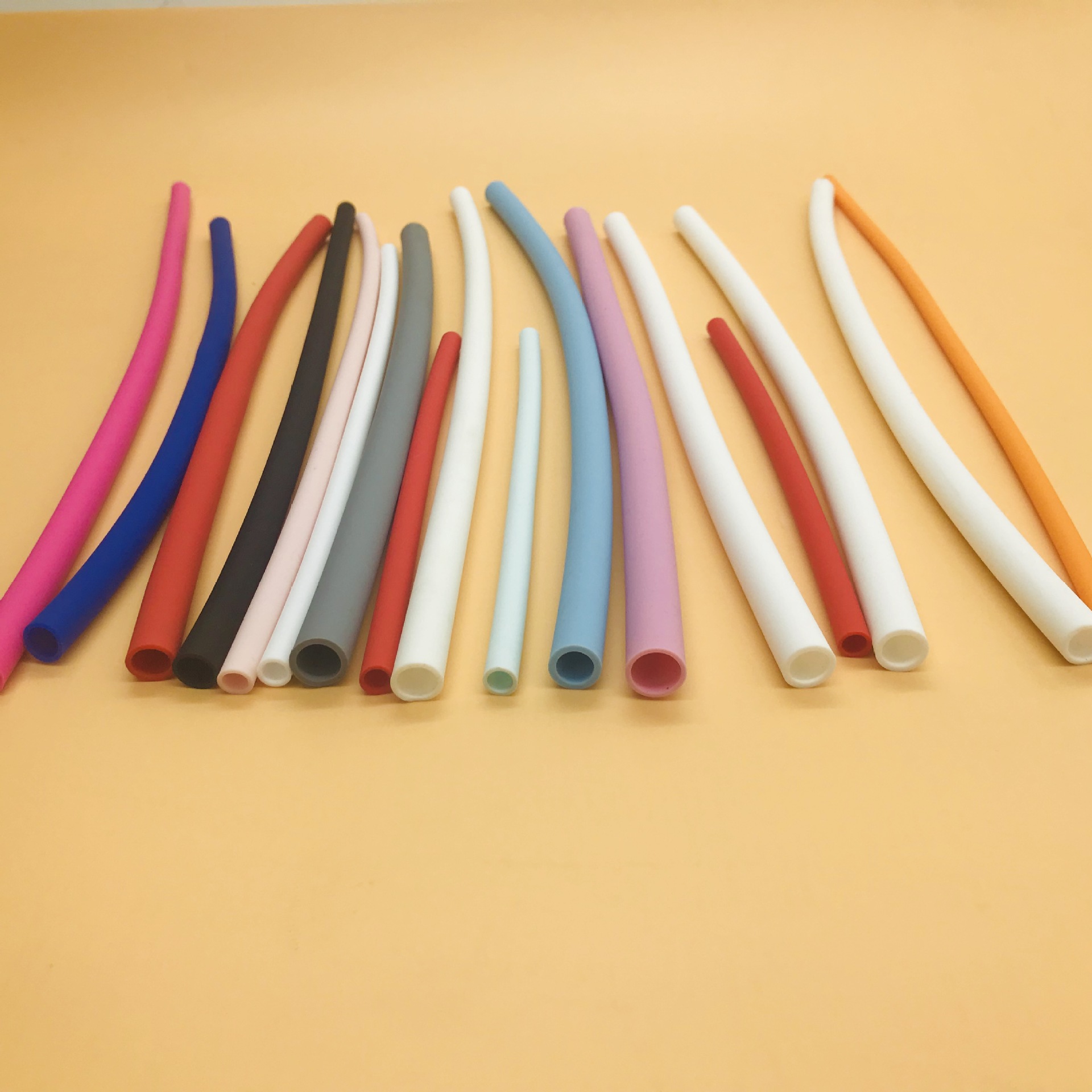 定制硅胶挤出密封条 橡胶透明彩色管 多种规格防水硅胶条