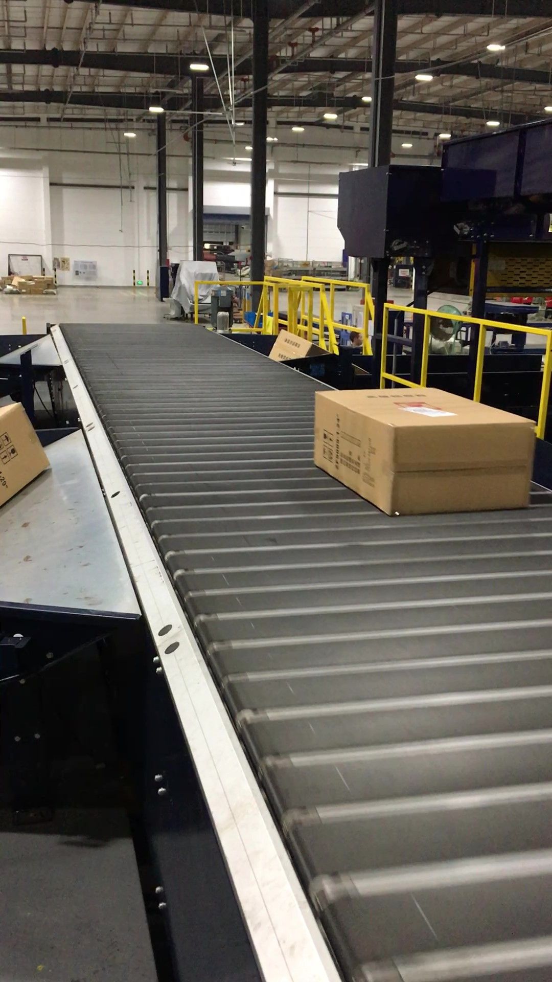 生产大批量流水线皮带输送机快递分拣输送带皮带输送机