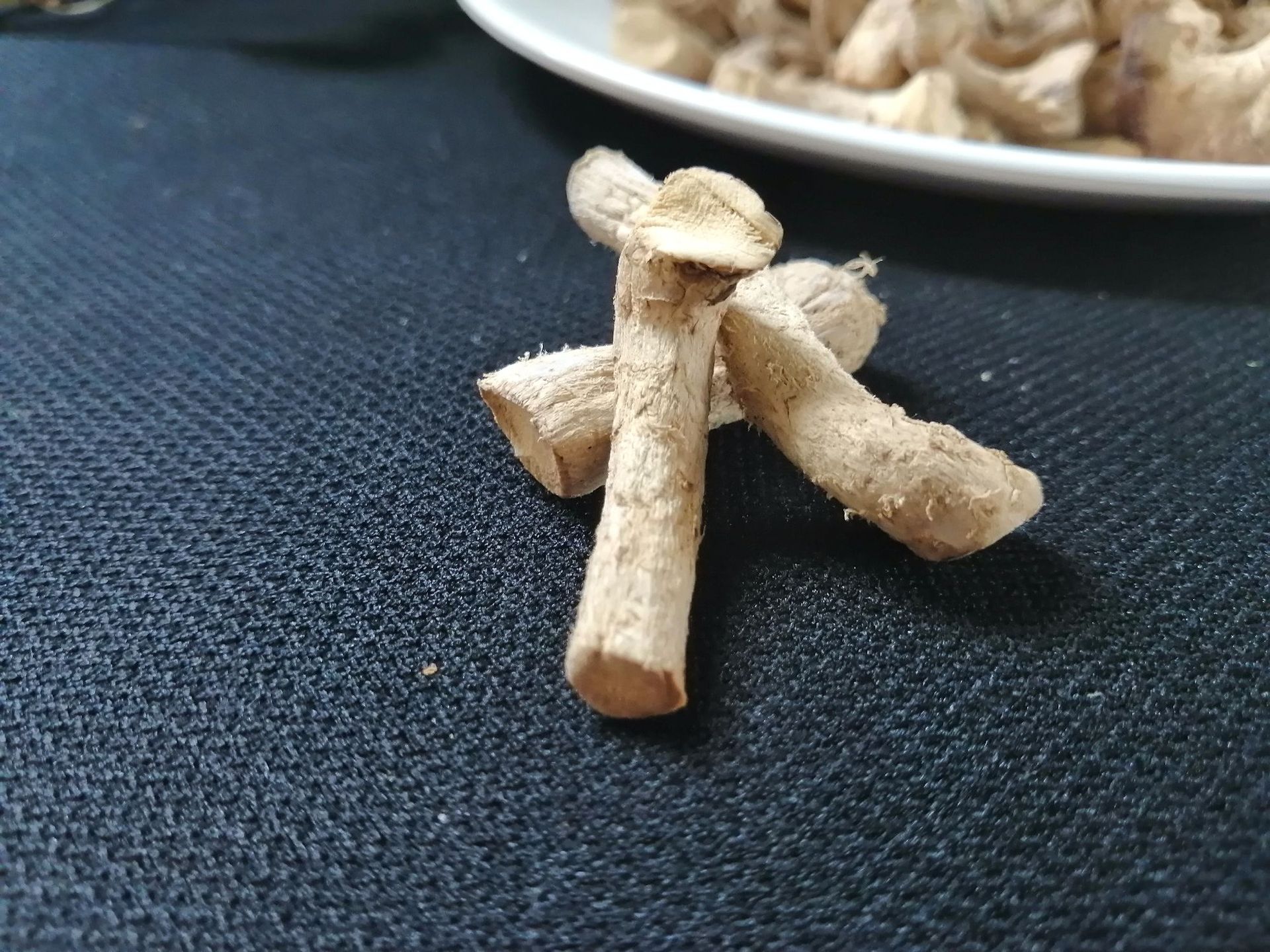 产地批发新货香菇脚 双剪香菇根一件代发 散装干净食用菌香菇脚