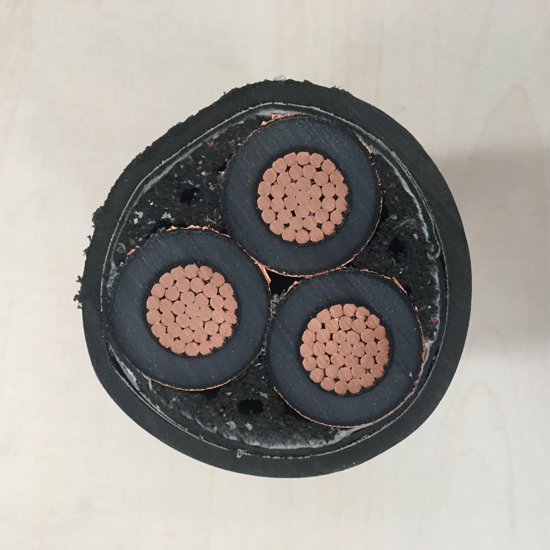 受电线原材料市场价格浮动所影响,在您采购时,我司网站上显示的电线