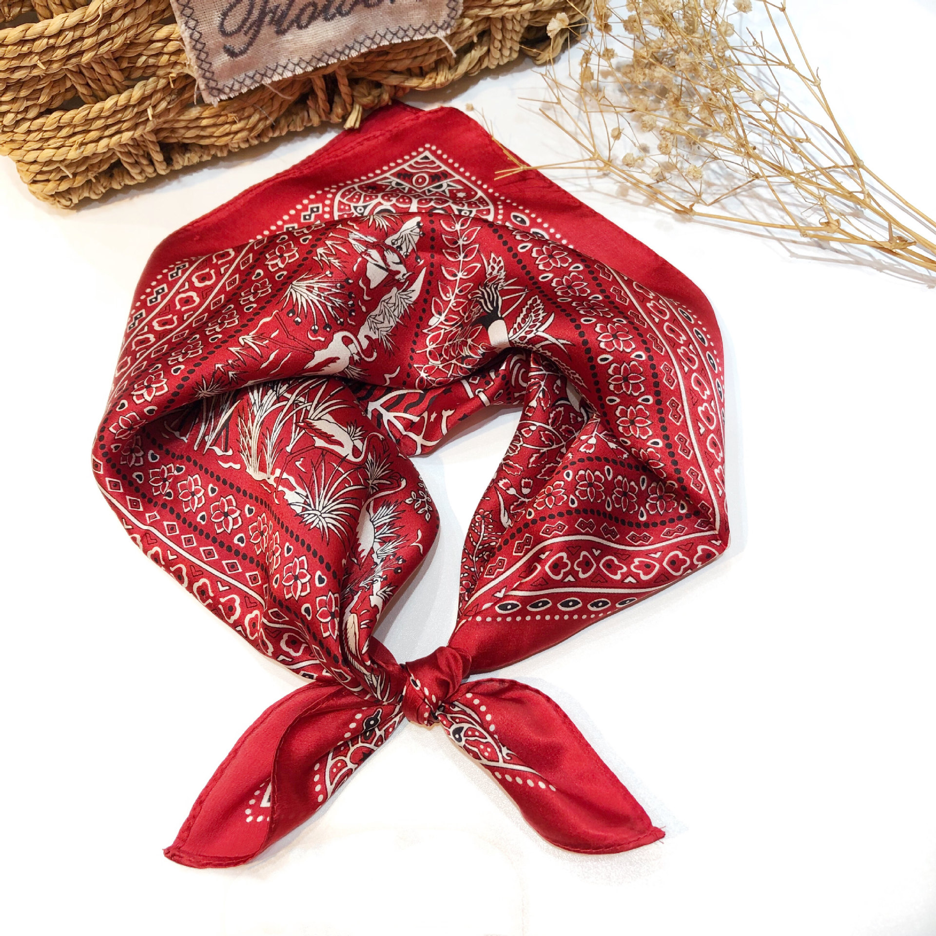 春夏新款领巾职业女方巾头巾高端真丝丝巾装饰百搭时尚围巾桑蚕丝