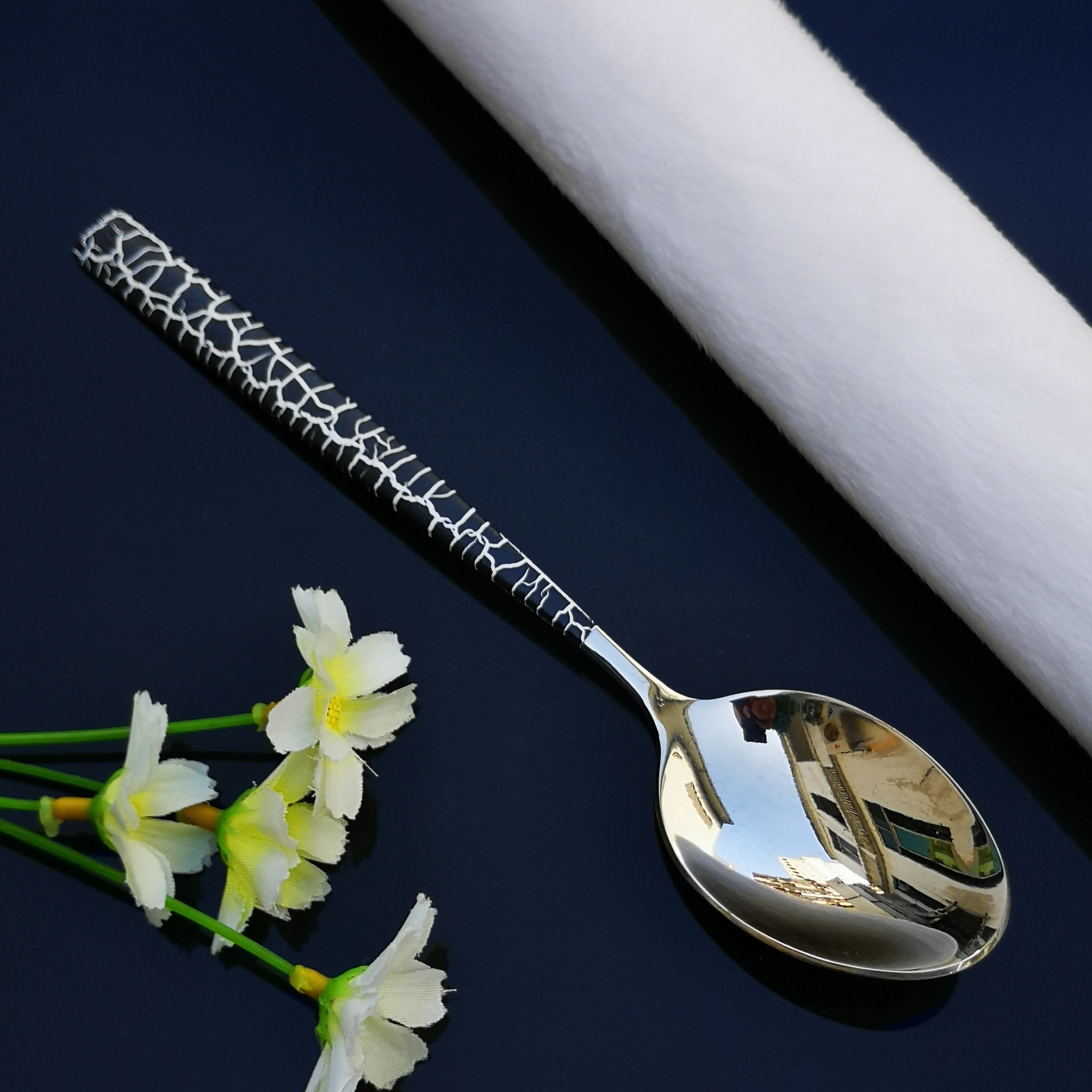 304不锈钢勺子 分餐勺喷漆真空镀钛餐具厂家3.5mm厚汤匙批发