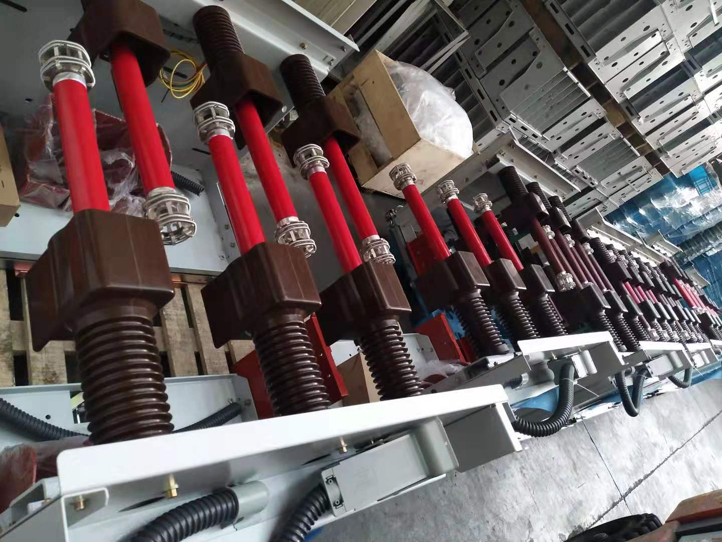 厂家生产 隔离手车,pt手车,真空断路器,负荷开关