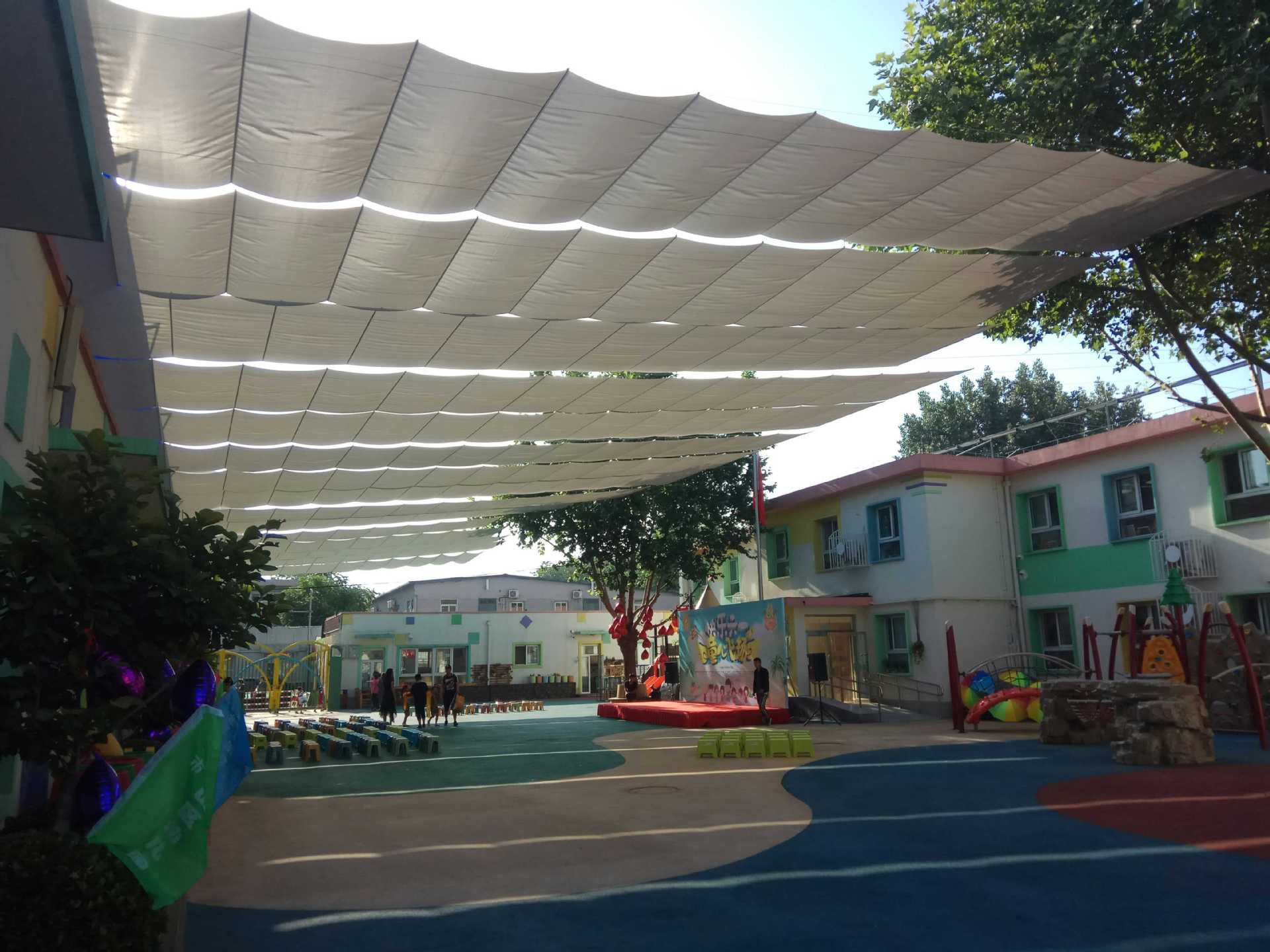 电动竹帘,电动百叶帘,玻璃隔断百叶帘,电动百褶帘,电动折叠式天棚帘