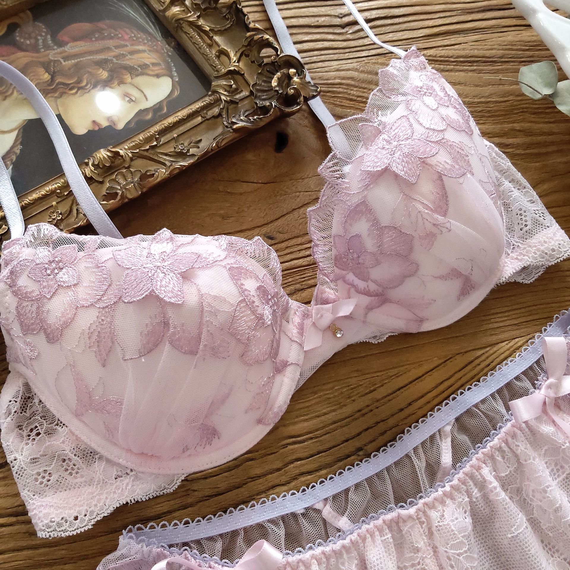 w829 刺绣立体小花网纱透视性感带钢圈文胸套装薄杯透气新款内衣