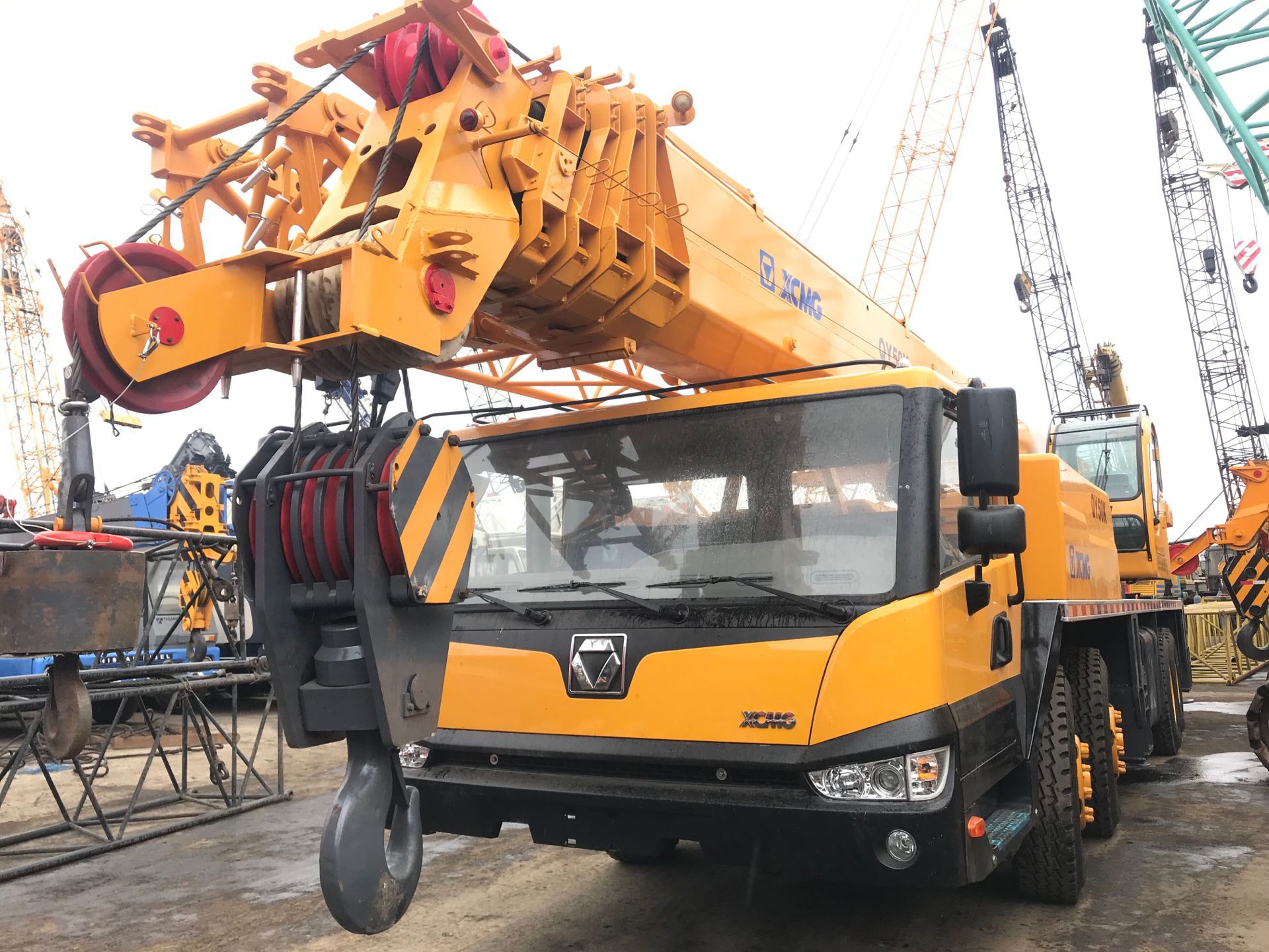 外贸出口徐工xcmg50吨汽车吊,随车吊机,原装发动机 现货