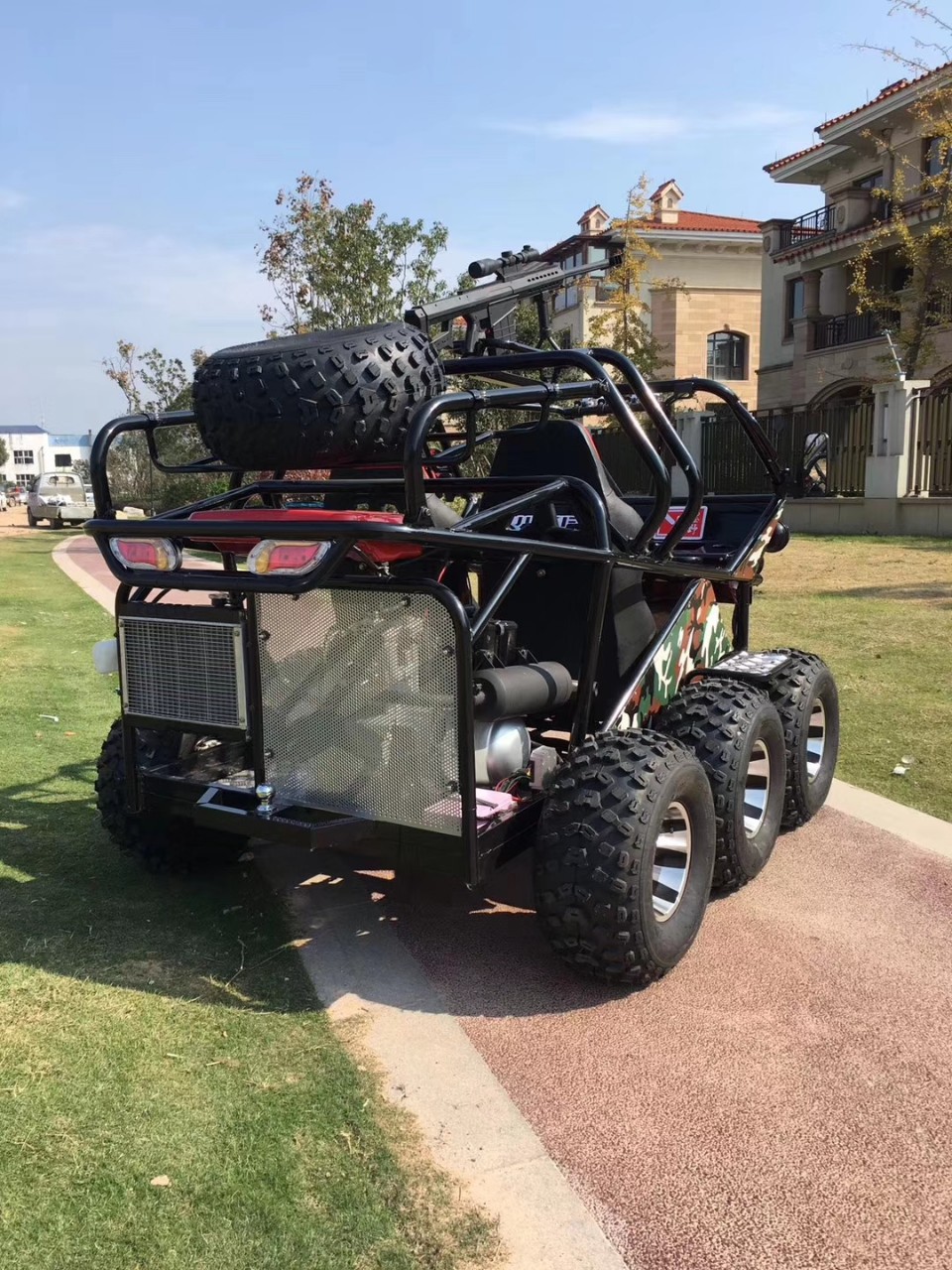厂家直销六驱水陆两栖全地形车沙滩车成人大型沙漠摩托水冷卡丁车