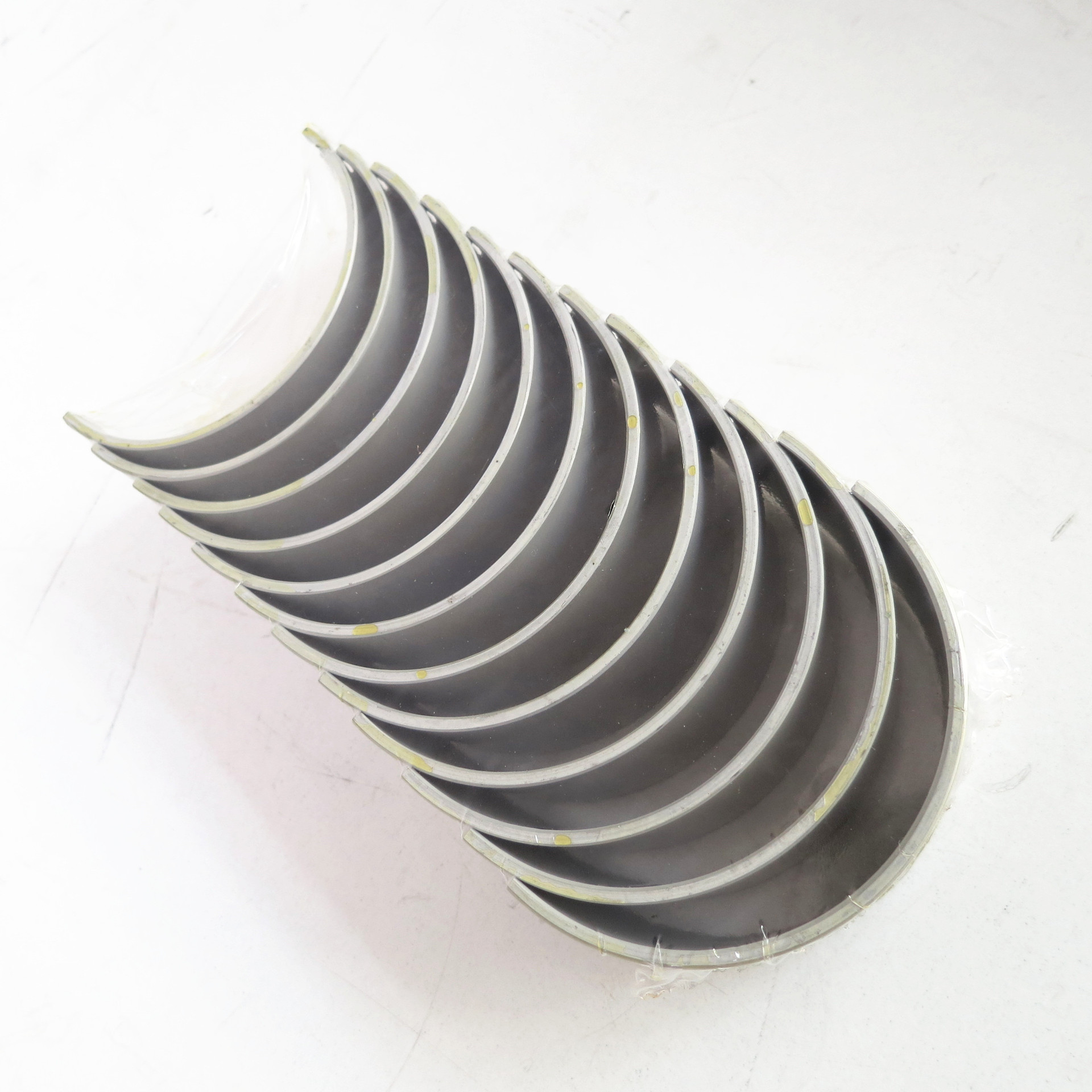 柴油发动机6ct标准连杆瓦加大 0.25连杆瓦3950661