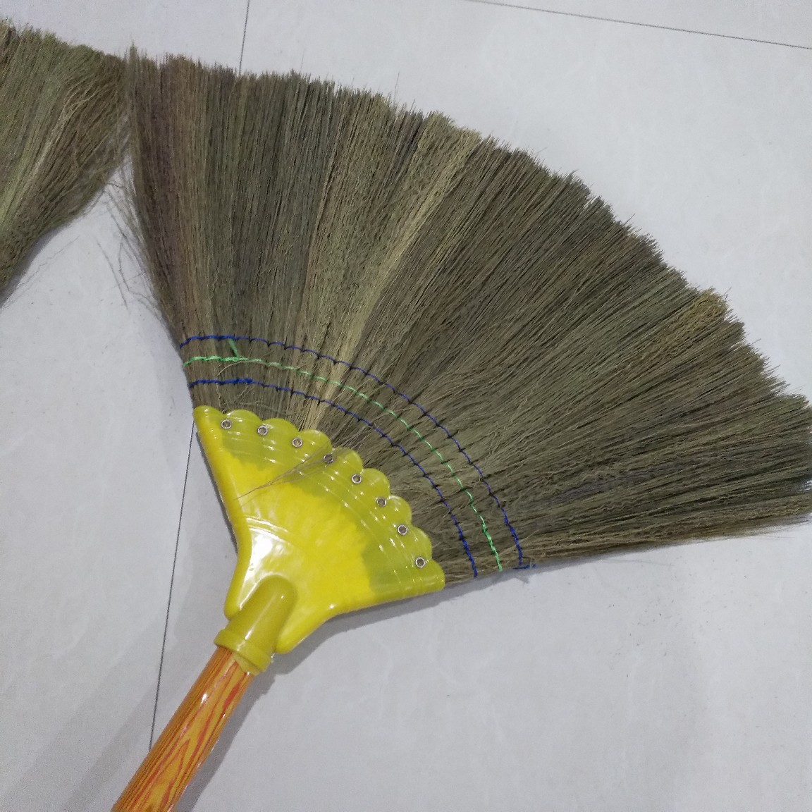 芒花扫把凤尾扫 加厚八钉芒草扫把 净苗 拧杆螺旋头 各种高粱笤帚