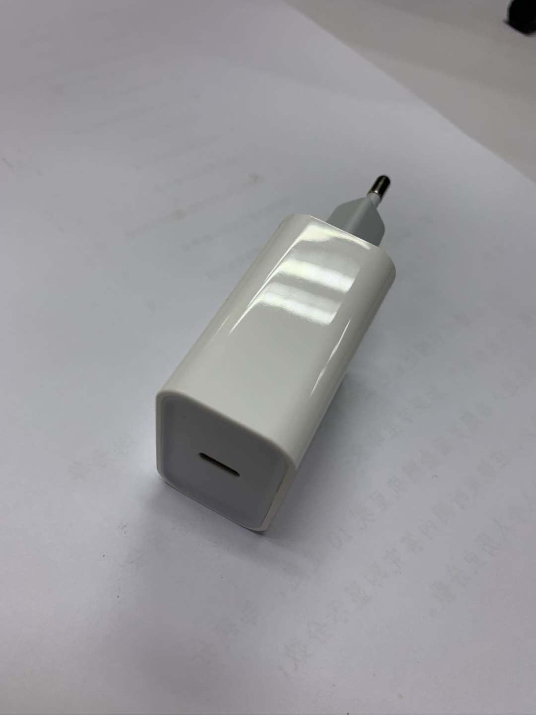 欧规ce韩规kc rohs认证pd18w type-c口充电器适用于手机,平板电脑