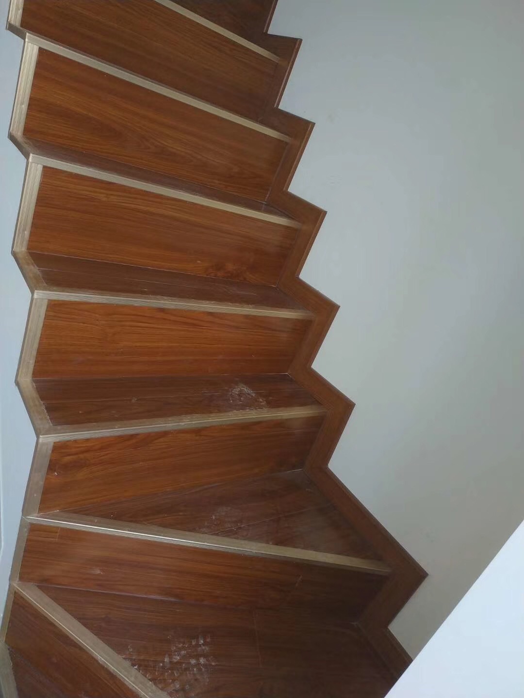 复合木地板收边条柜子隔断楼梯七字扣条佛山批发铝合金直角扣