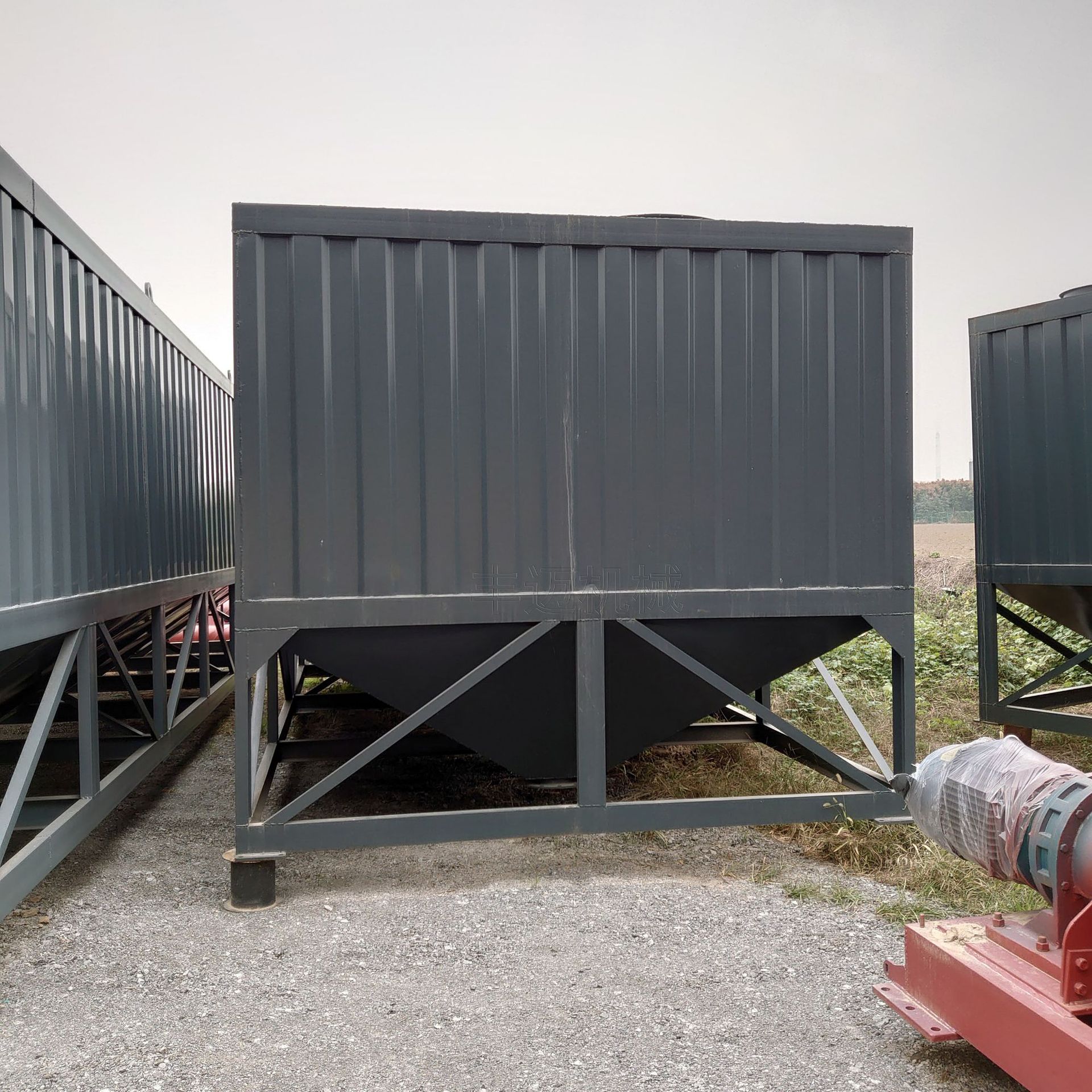 型号各种卧式水泥仓 集装箱式水泥储料仓 移动型免基型箱式水泥仓