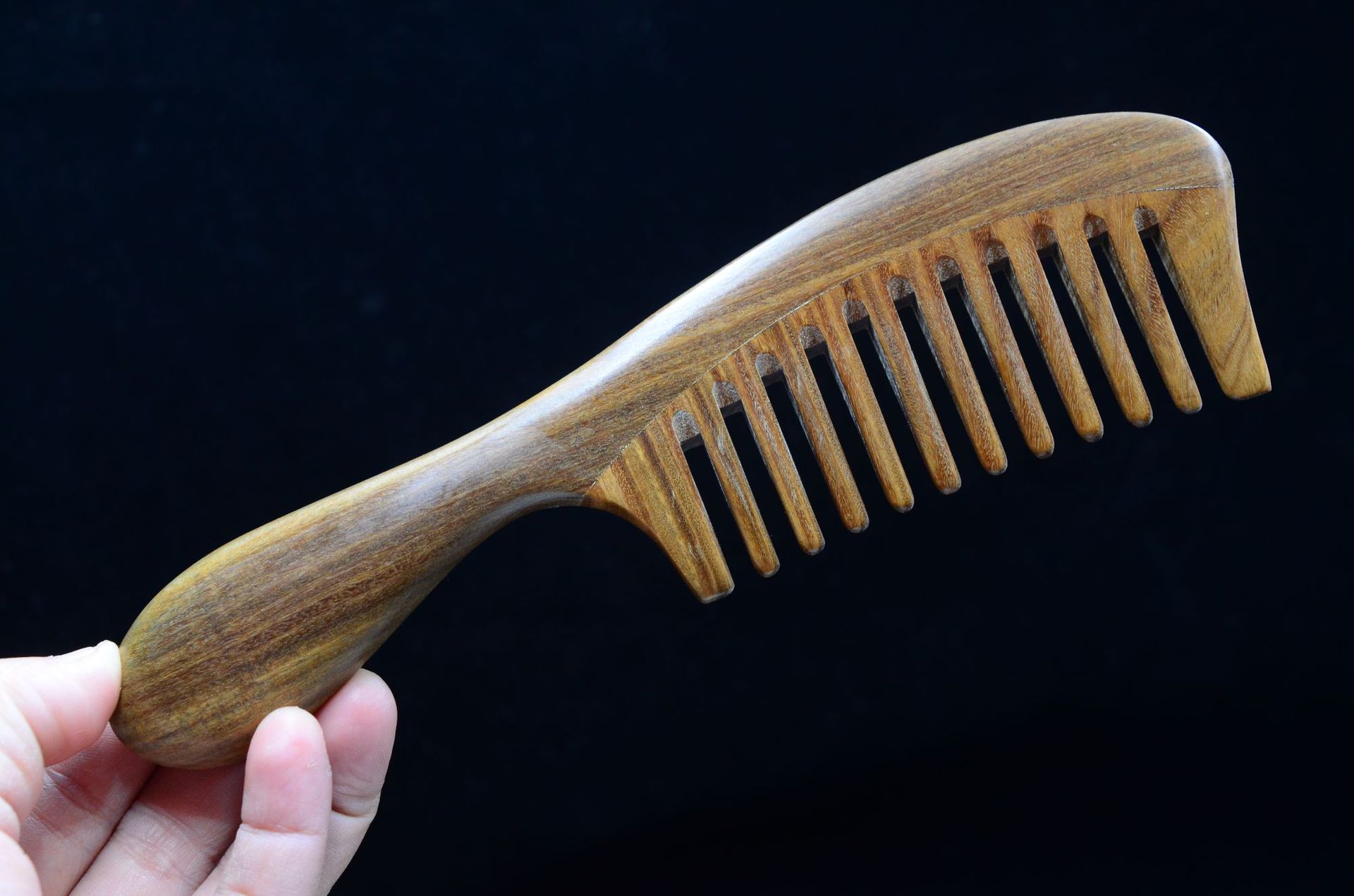 厂家直销批发20cm精品厚檀木大齿梳 按摩头梳 圆柄正宗绿檀木梳子