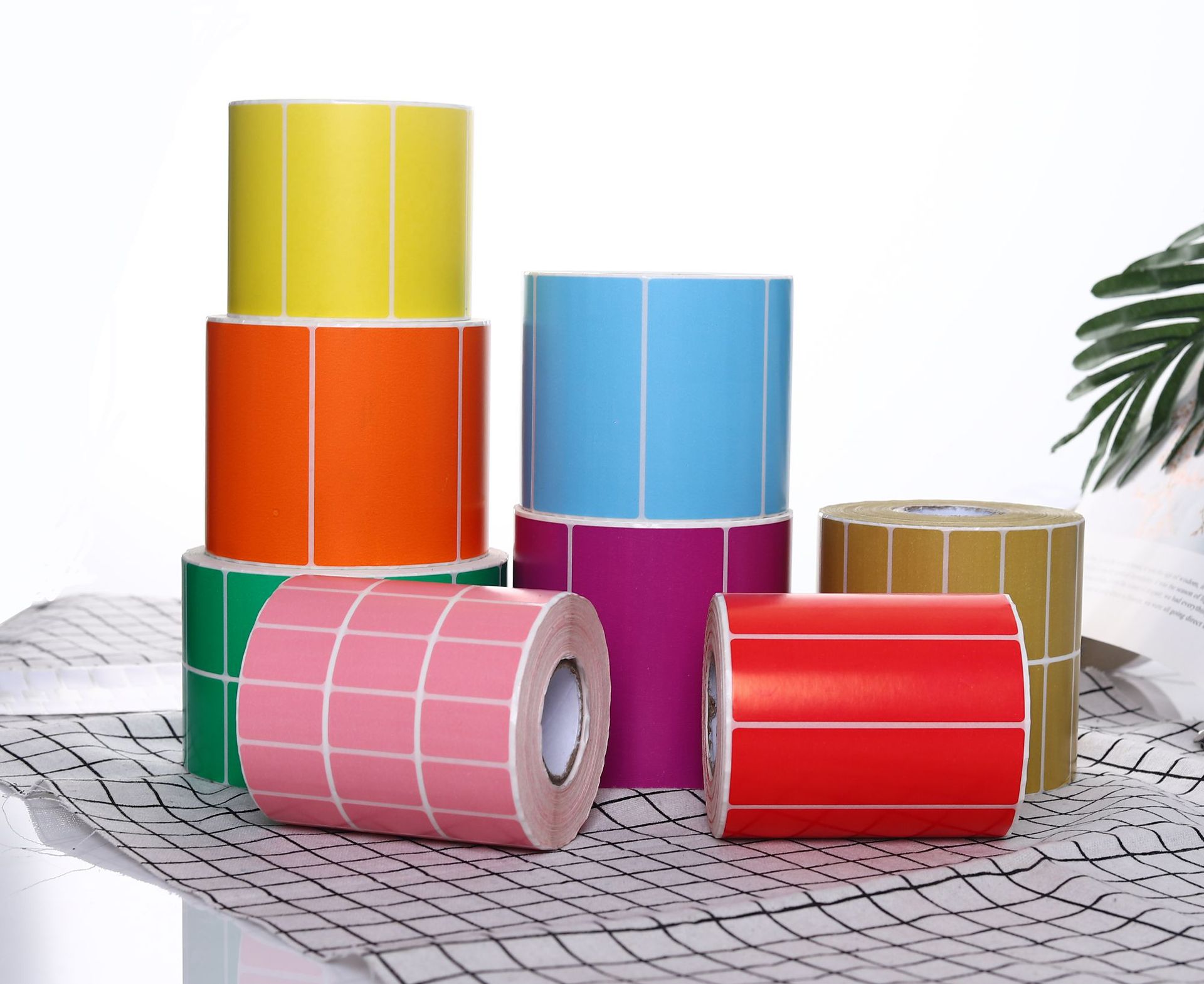 三防彩色热敏纸100*80 70 60 50 红黄蓝绿色不干胶标签条码打印纸