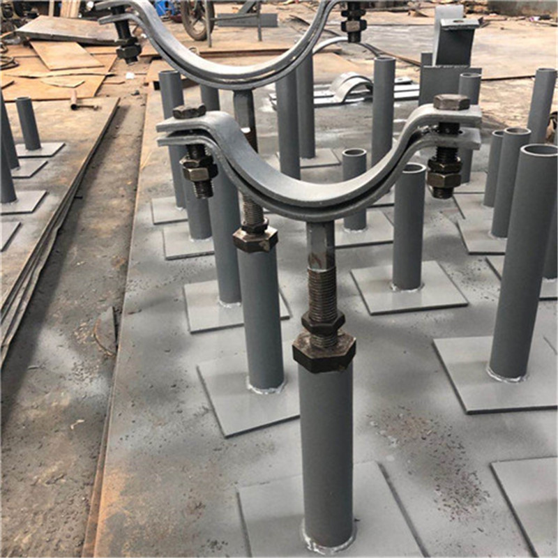 该支架具有减震缓冲的效果,可以解决不锈钢,玻璃钢等较脆材质管道在