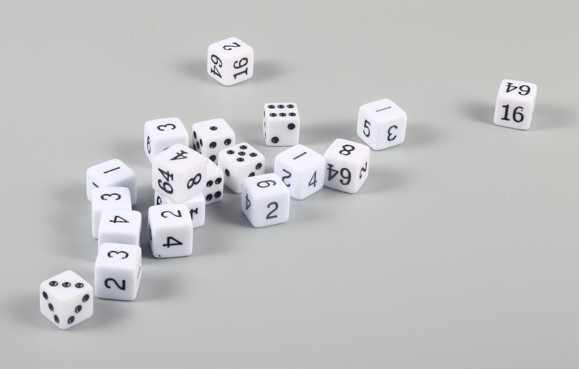 厂家直供白色六面塑料骰子白色数字色子 亚克力酒吧ktv骰子