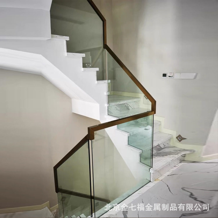 厂家供应室内极简轻奢风格楼梯玻璃护栏阳台不锈钢栏杆钛金色扶手