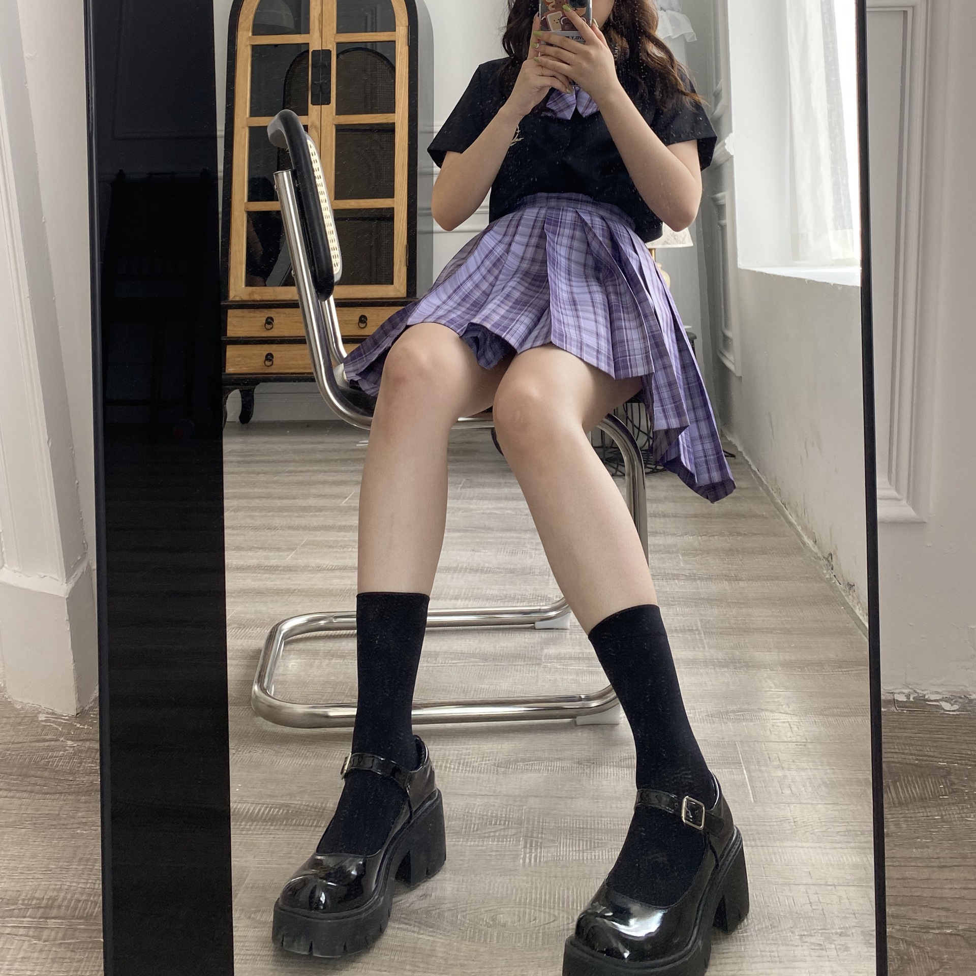 天鹅绒长筒袜jk搭配可长可短ins风小腿袜黑白短袜中筒百搭过膝袜