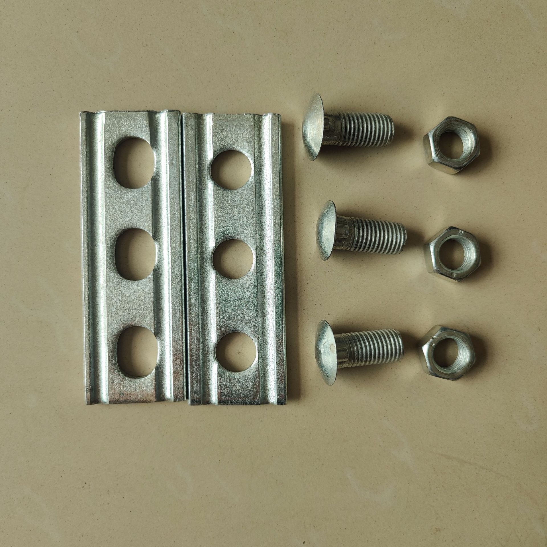 镀锌三眼单槽夹板三眼双槽夹板单吊线抱箍钢绞线夹板电缆挂钩