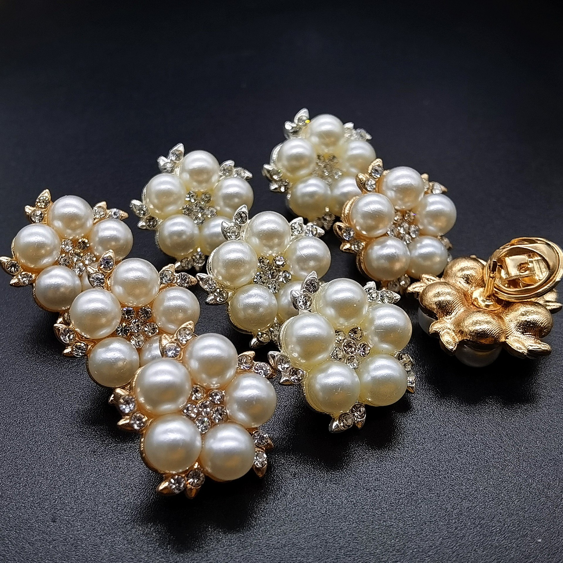 珍珠手珍珠装花朵项链水钻银diy配饰配件鞋珍珠diy钮扣专卖 珍珠扣子